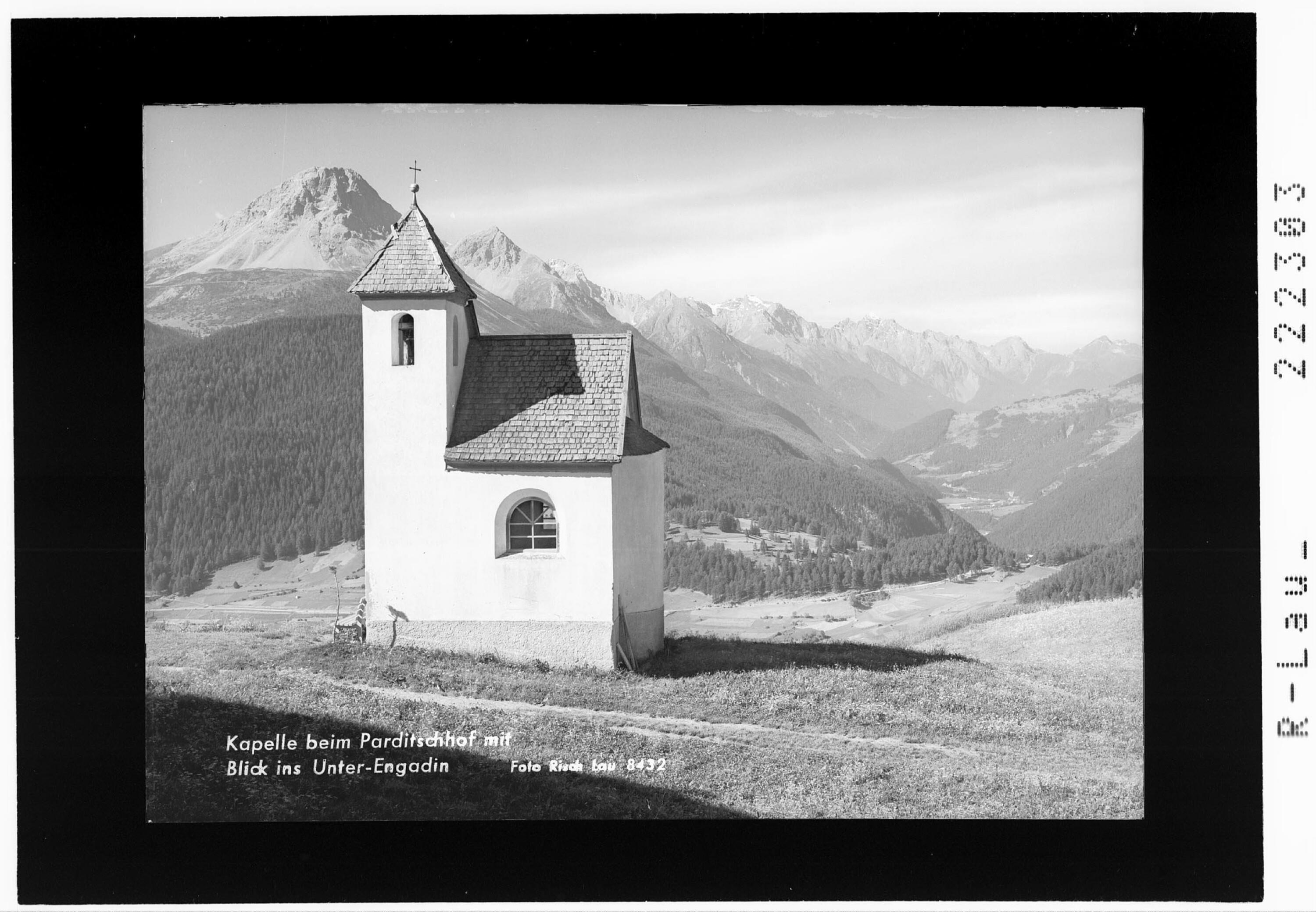 Kapelle bei Parditschhof mit Blick ins Unterengadin></div>


    <hr>
    <div class=