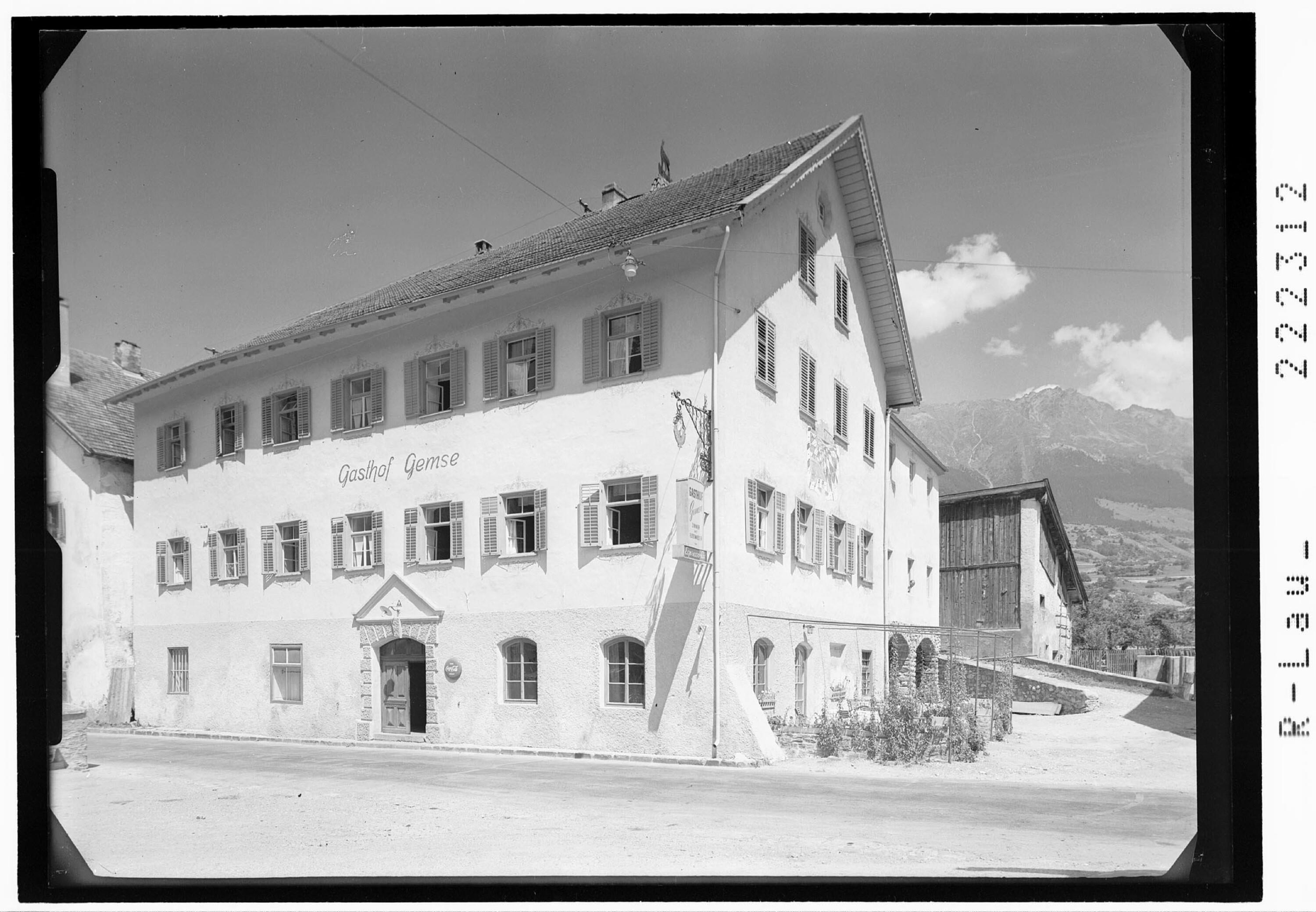 [Gasthof Gemse in Prutz im Oberinntal / Tirol]></div>


    <hr>
    <div class=