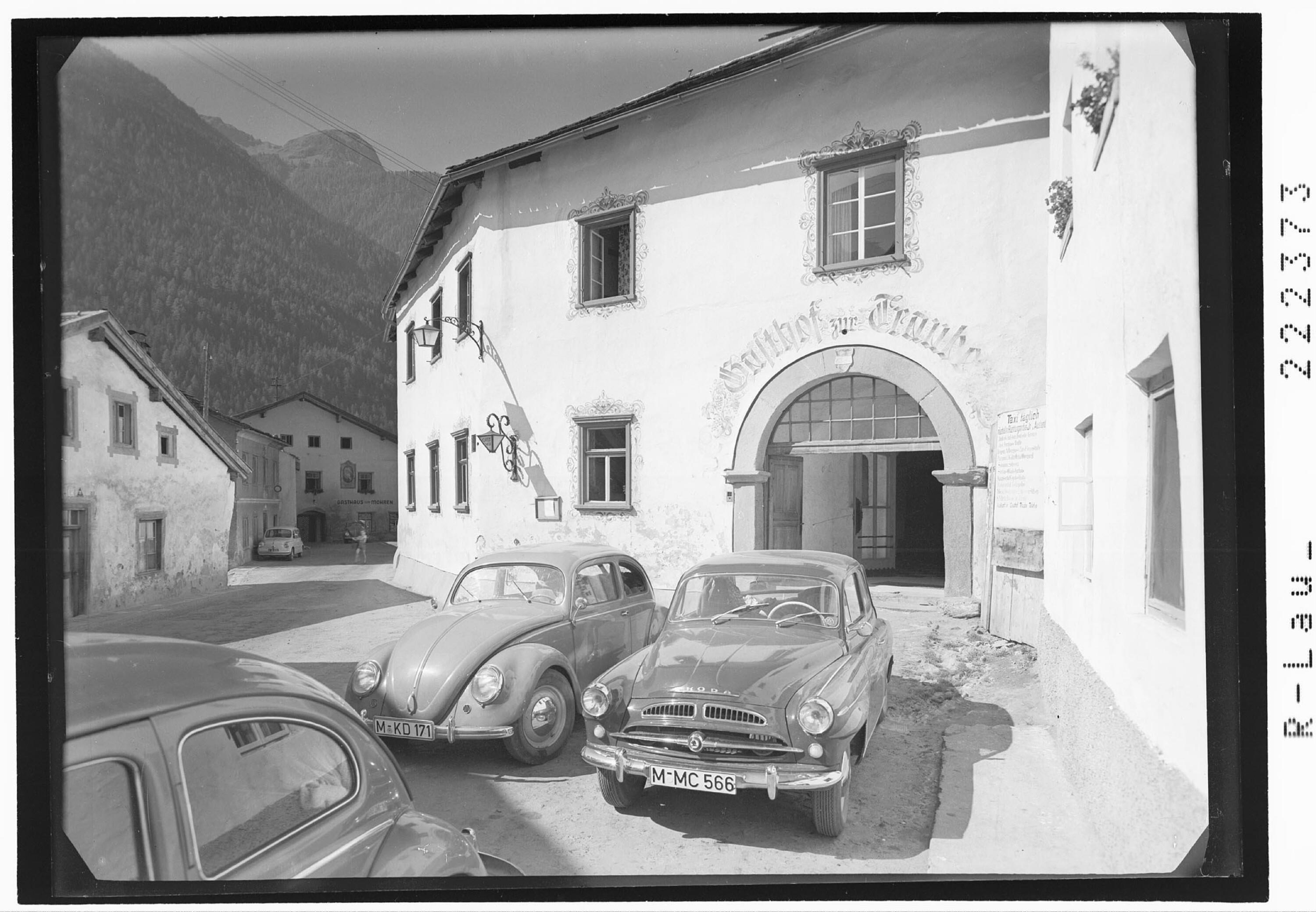 [Gasthof zur Traube in Pfunds im Oberinntal / Tirol]></div>


    <hr>
    <div class=