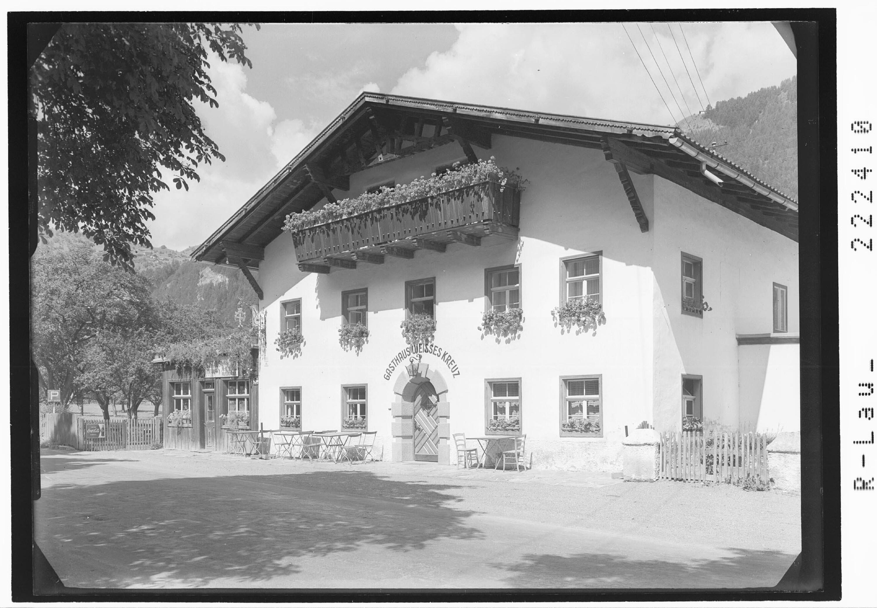 Ried in Tirol / Gasthaus Weisses Kreuz></div>


    <hr>
    <div class=