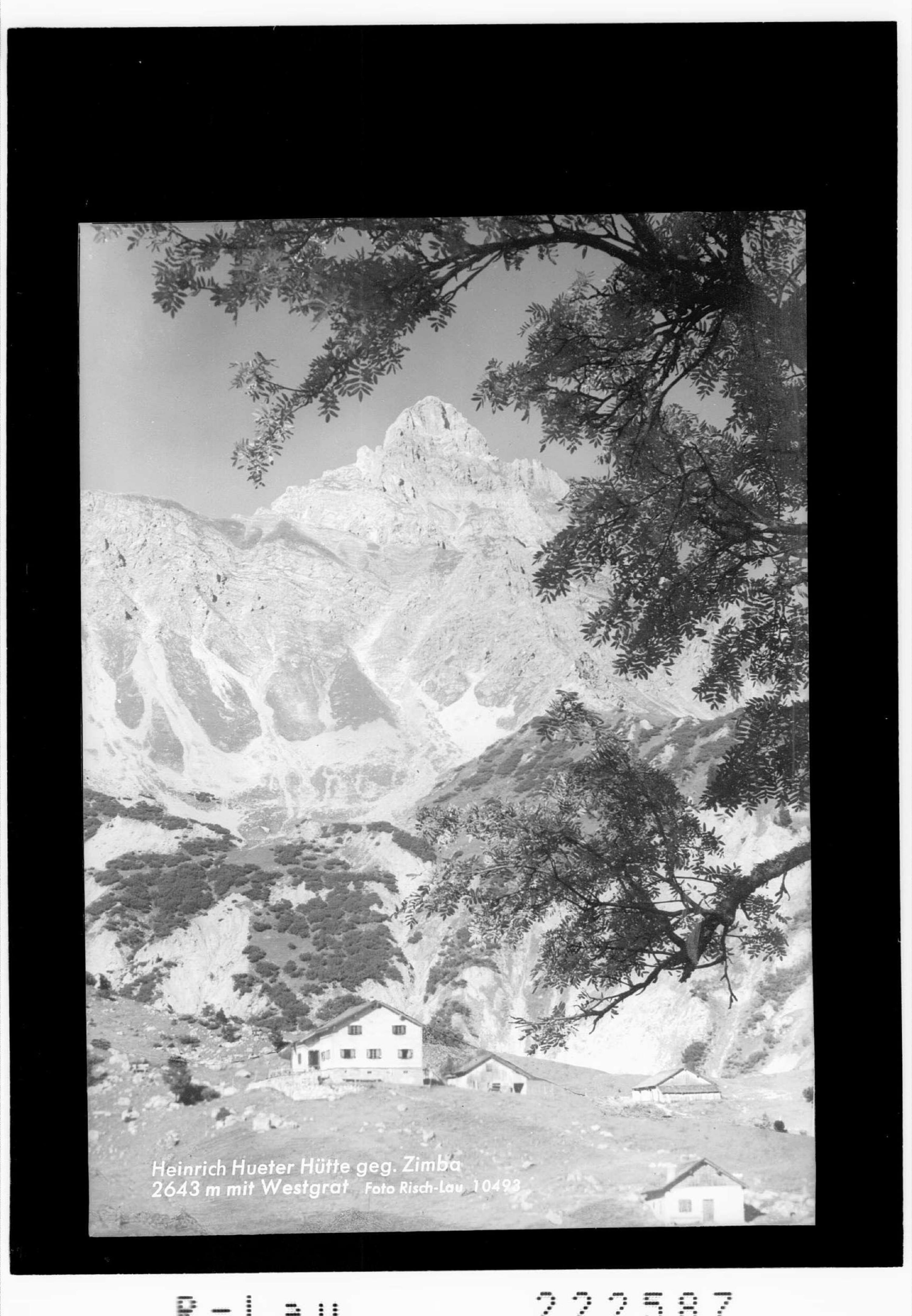Heinrich Hueter Hütte gegen Zimba 2643 m mit Westgrat></div>


    <hr>
    <div class=