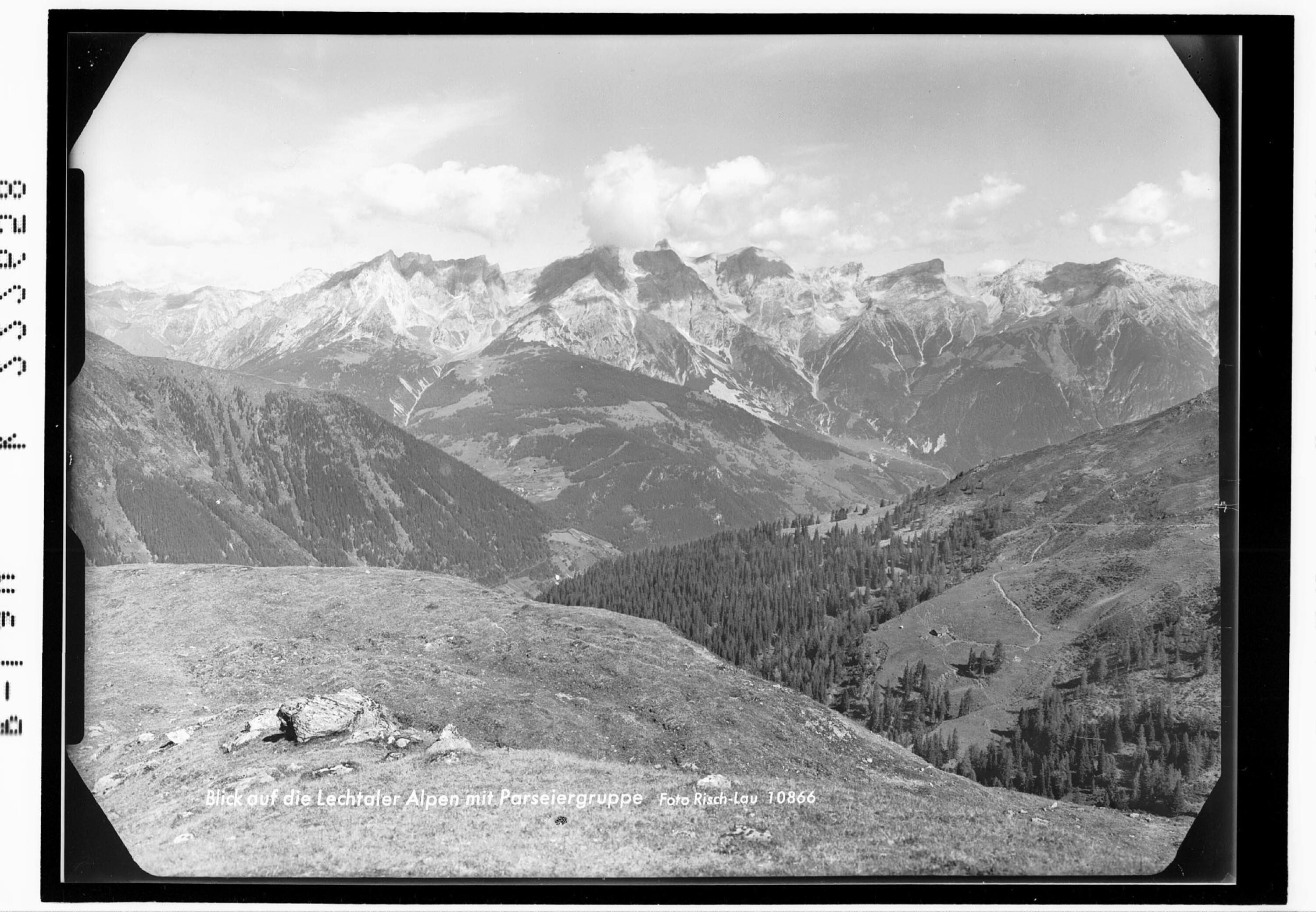 Blick auf die Lechtaler Alpen mit Parseiergruppe></div>


    <hr>
    <div class=