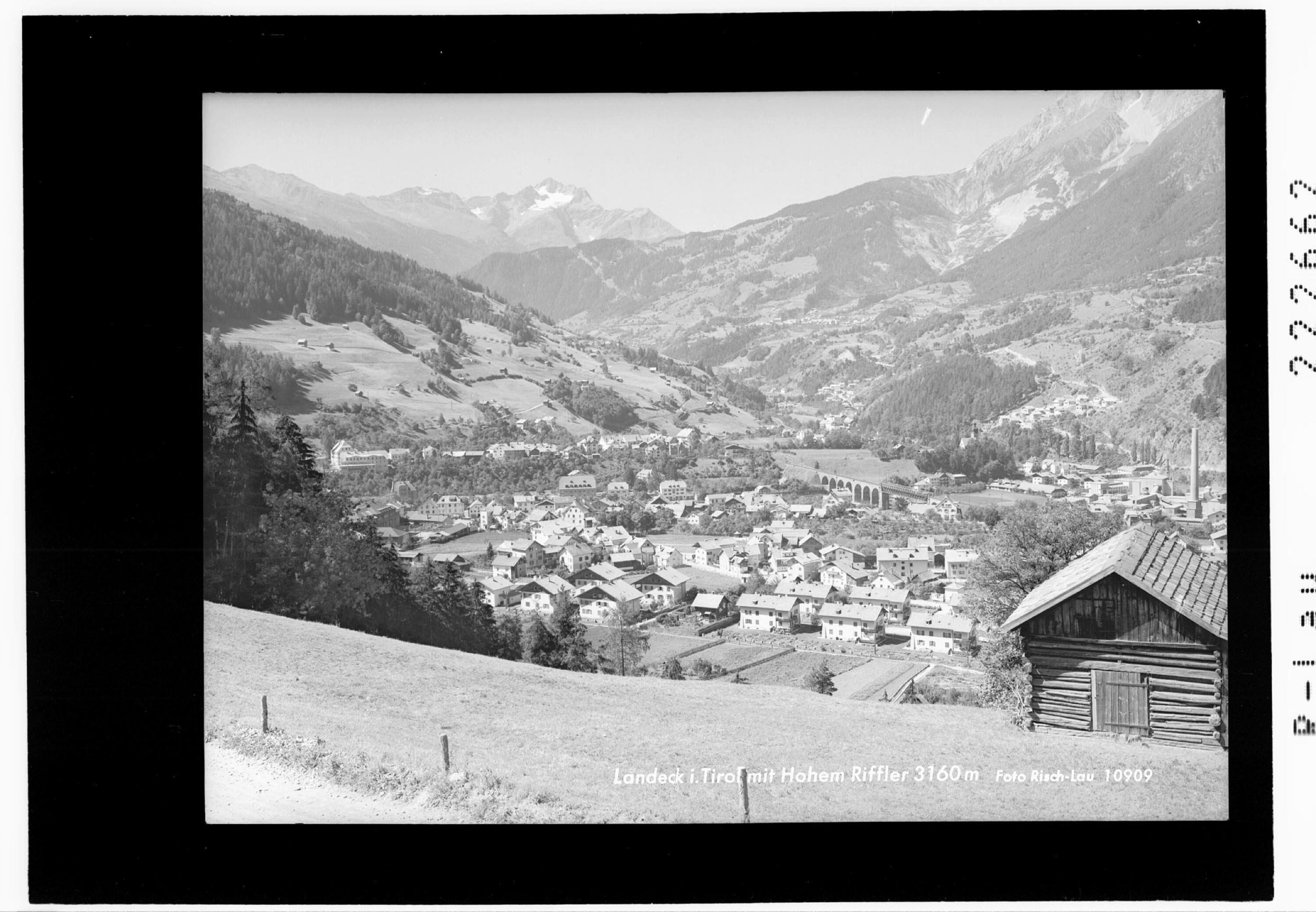 Landeck in Tirol mit Hohem Riffler 3160 m></div>


    <hr>
    <div class=