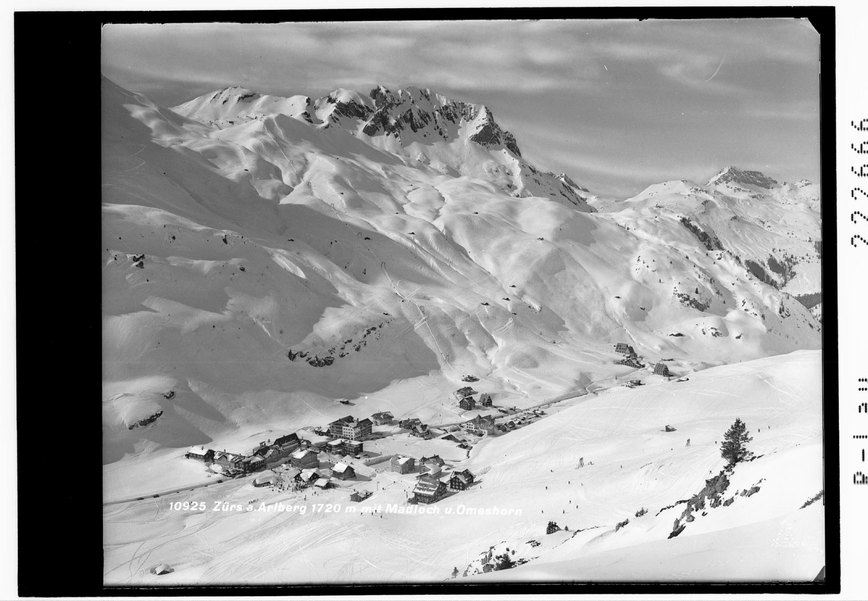 Zürs am Arlberg 1720 m mit Madloch und Omeshorn></div>


    <hr>
    <div class=