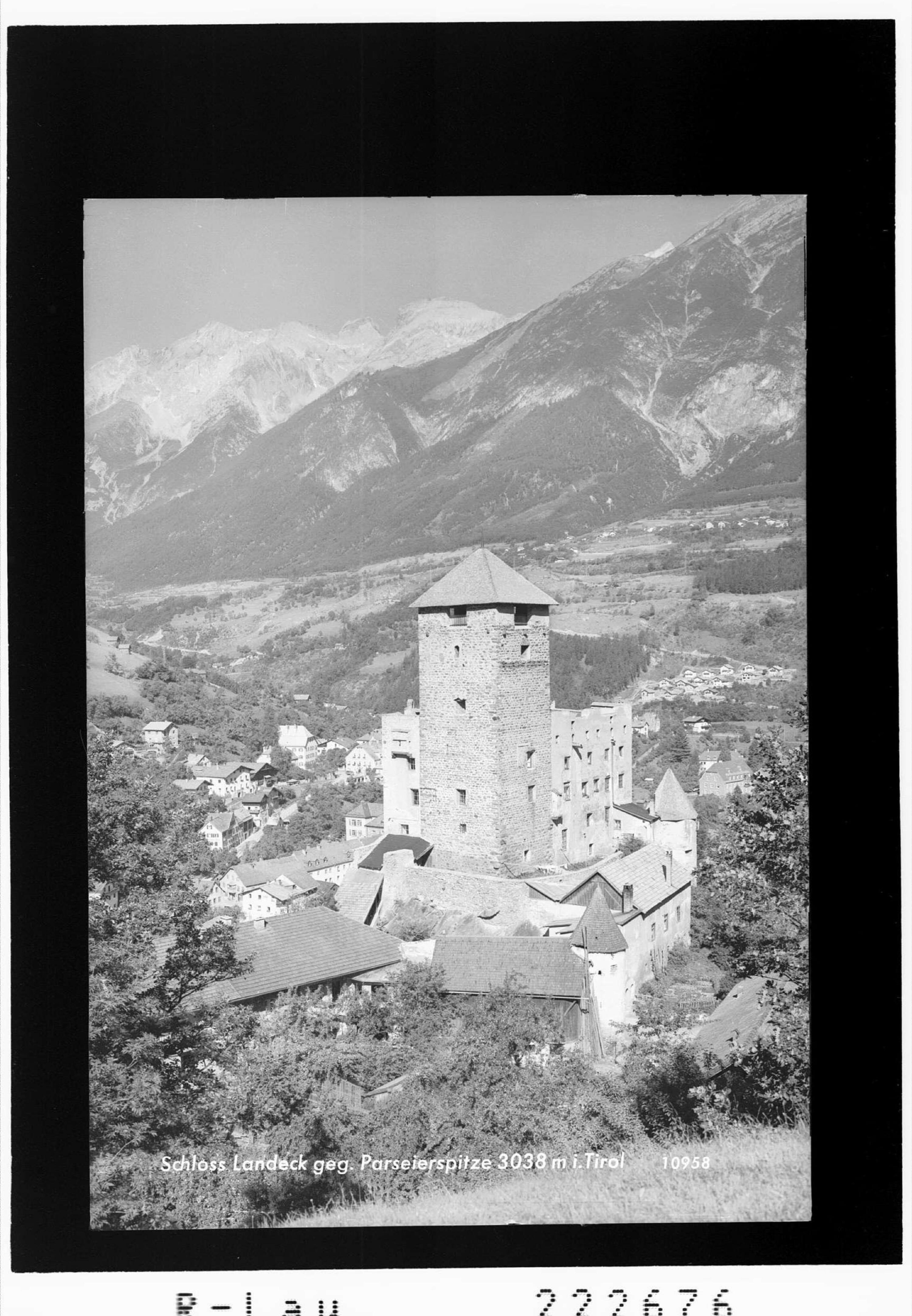 Schloss Landeck gegen Parseierspitze 3038 m in Tirol></div>


    <hr>
    <div class=