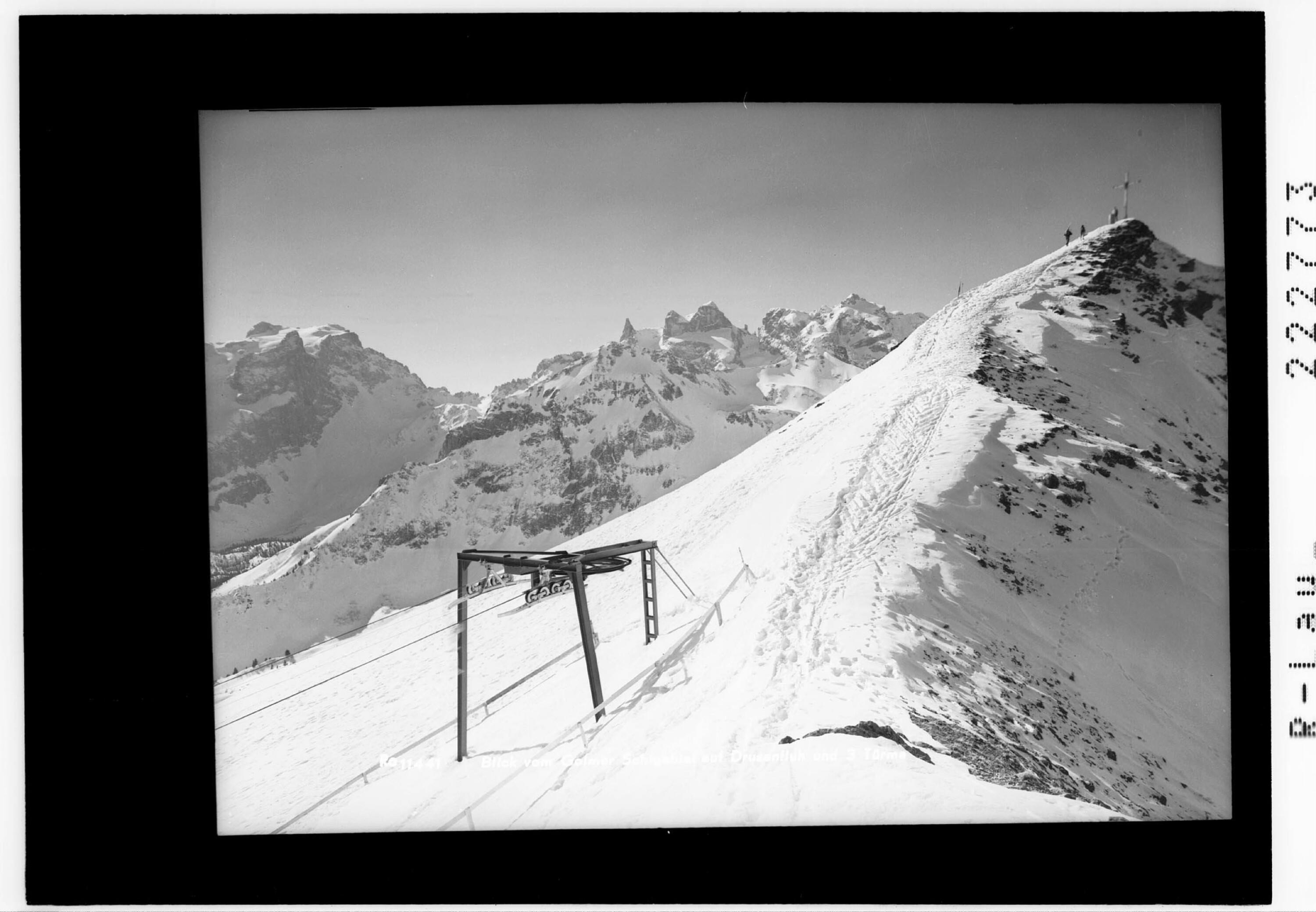 Blick vom Golmer Schigebiet auf Drusenfluh und Drei Türme></div>


    <hr>
    <div class=