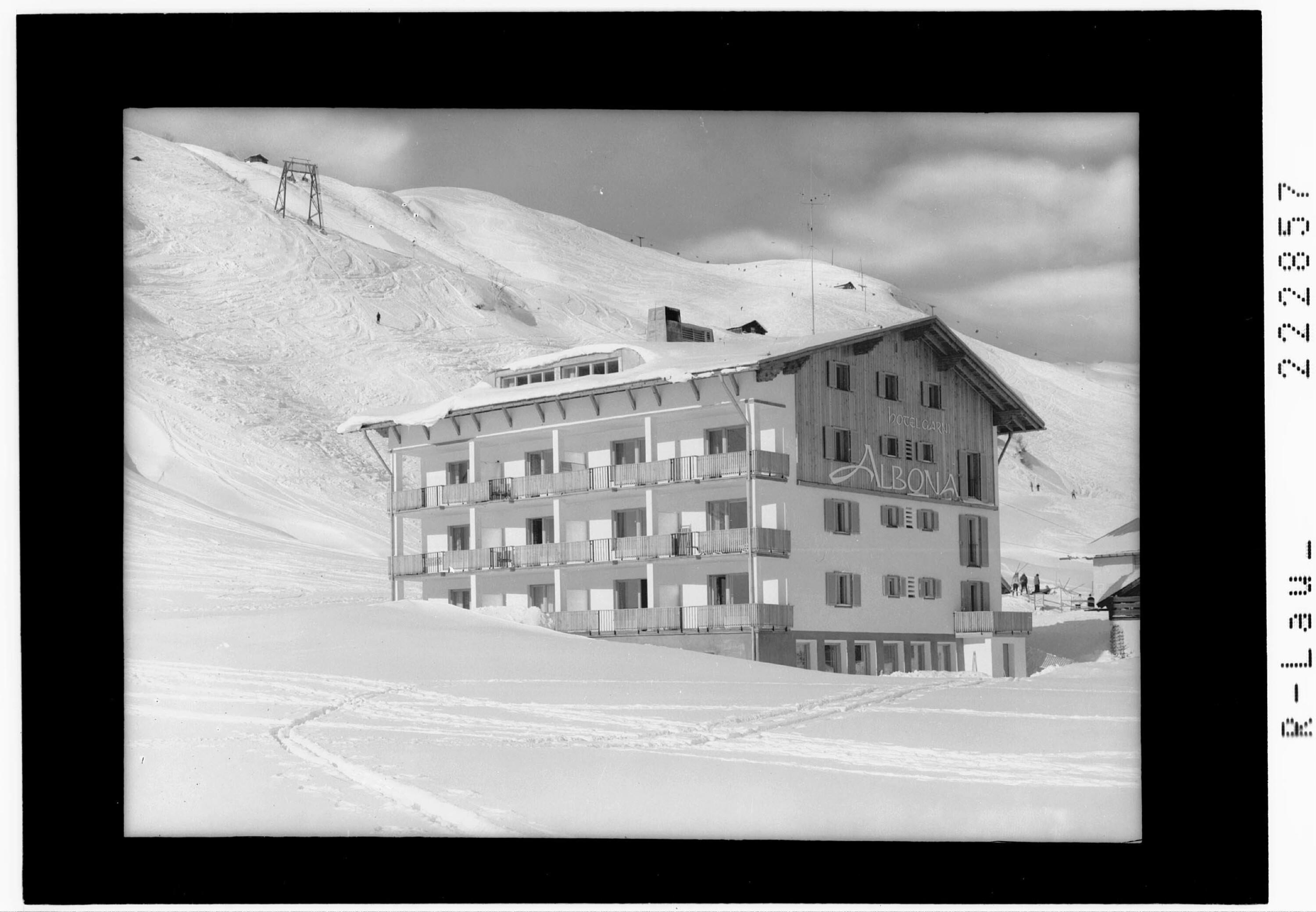 Hotel Albona in Zürs am Arlberg></div>


    <hr>
    <div class=