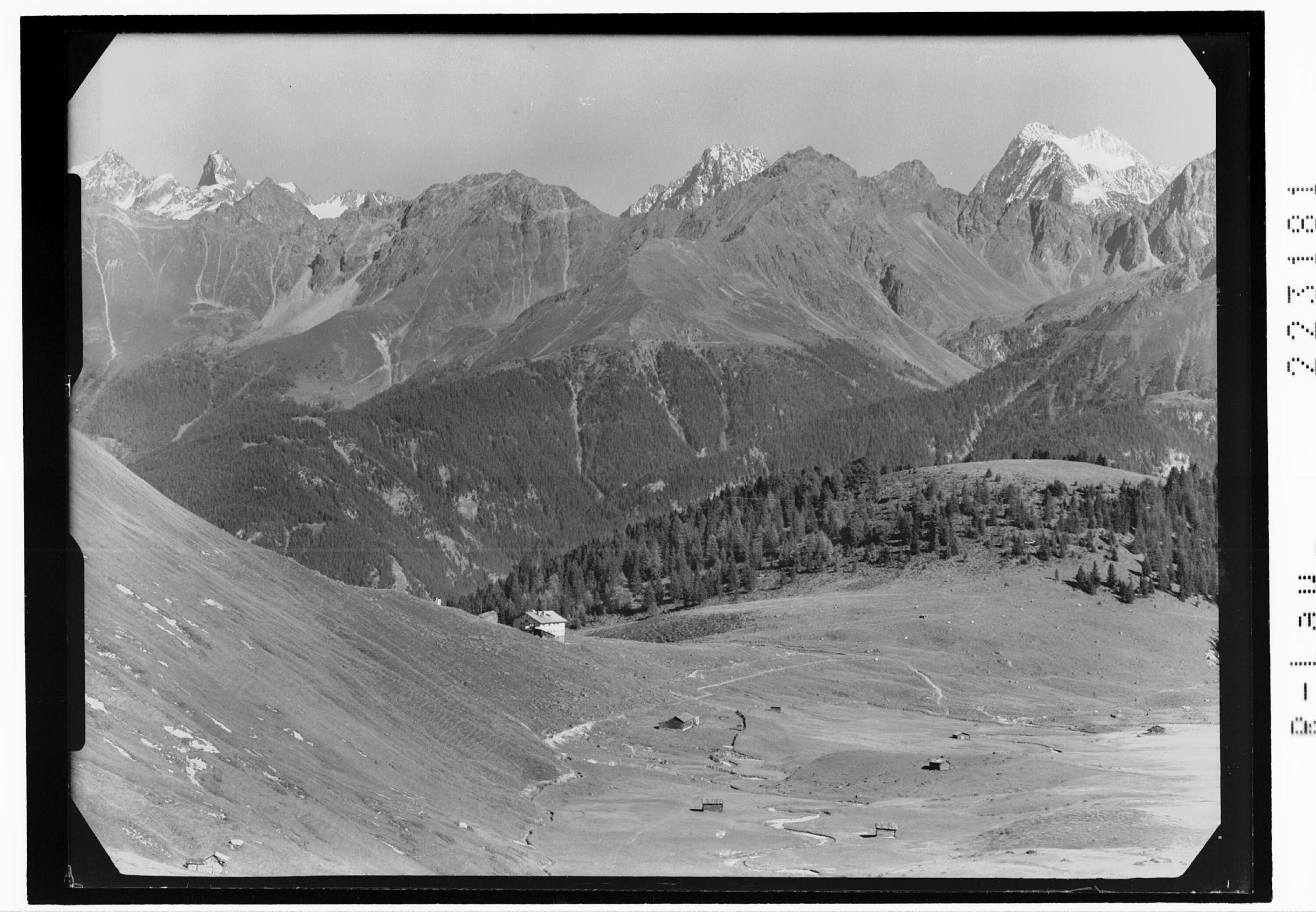 [Kölner Haus im Komperdell gegen Glockturmkamm und Kaunergrat mit Rofelewand - Verpeilspitze und Watzespitze]></div>


    <hr>
    <div class=