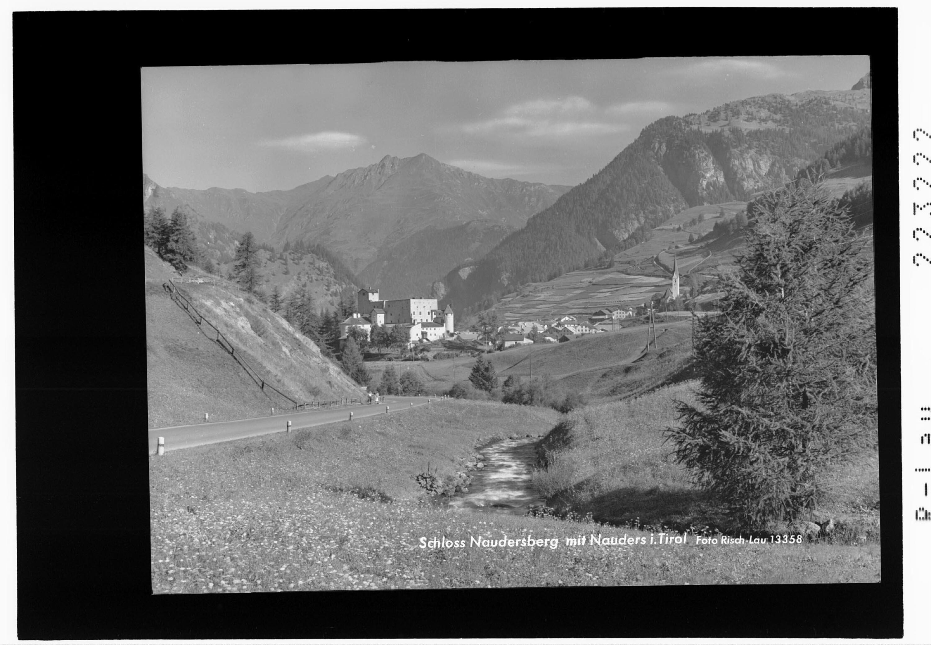 Schloss Naudersberg mit Nauders in Tirol></div>


    <hr>
    <div class=