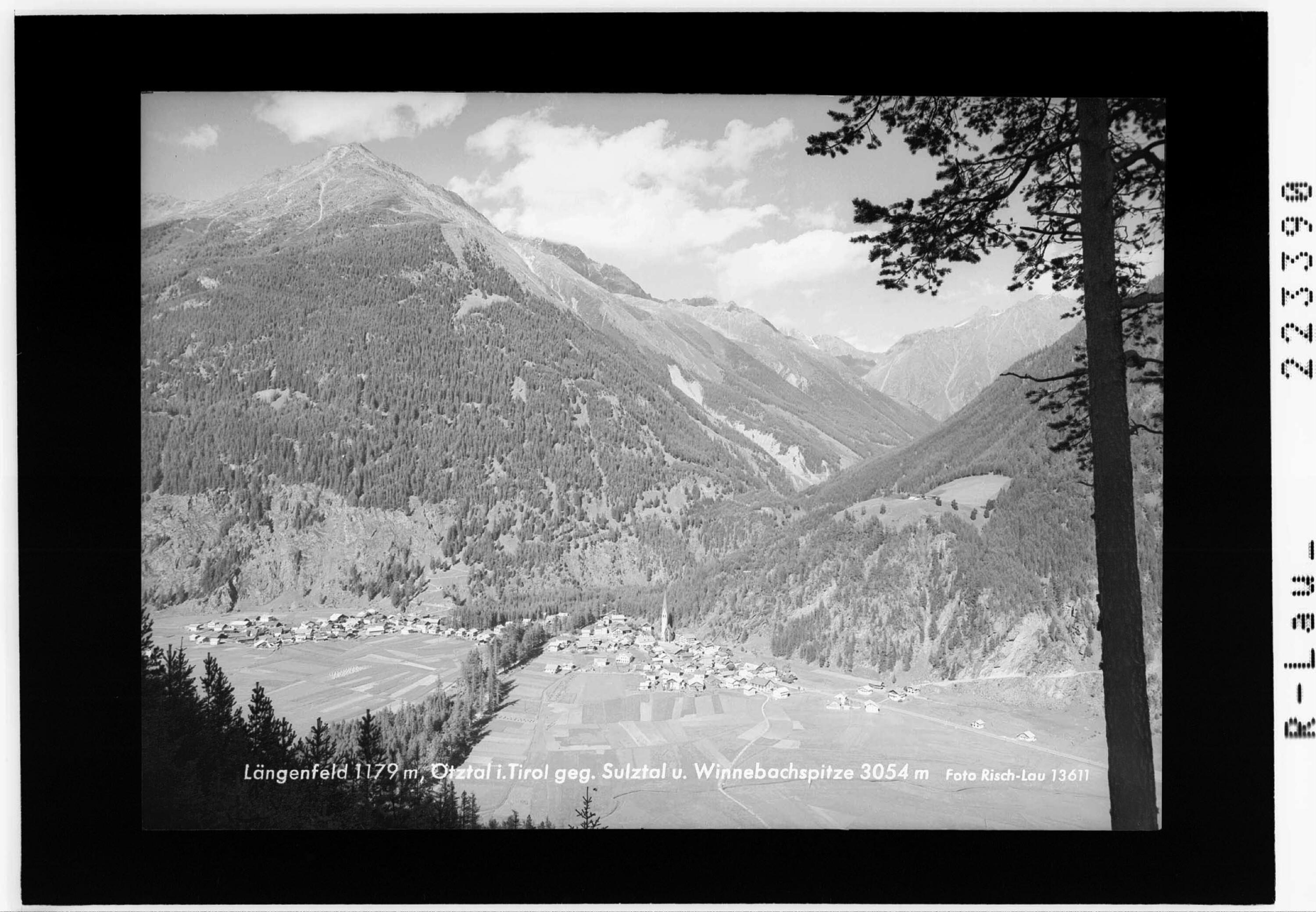 Längenfeld 1178 m / Ötztal in Tirol gegen Sulztal und Winnebachspitze 3054 m></div>


    <hr>
    <div class=