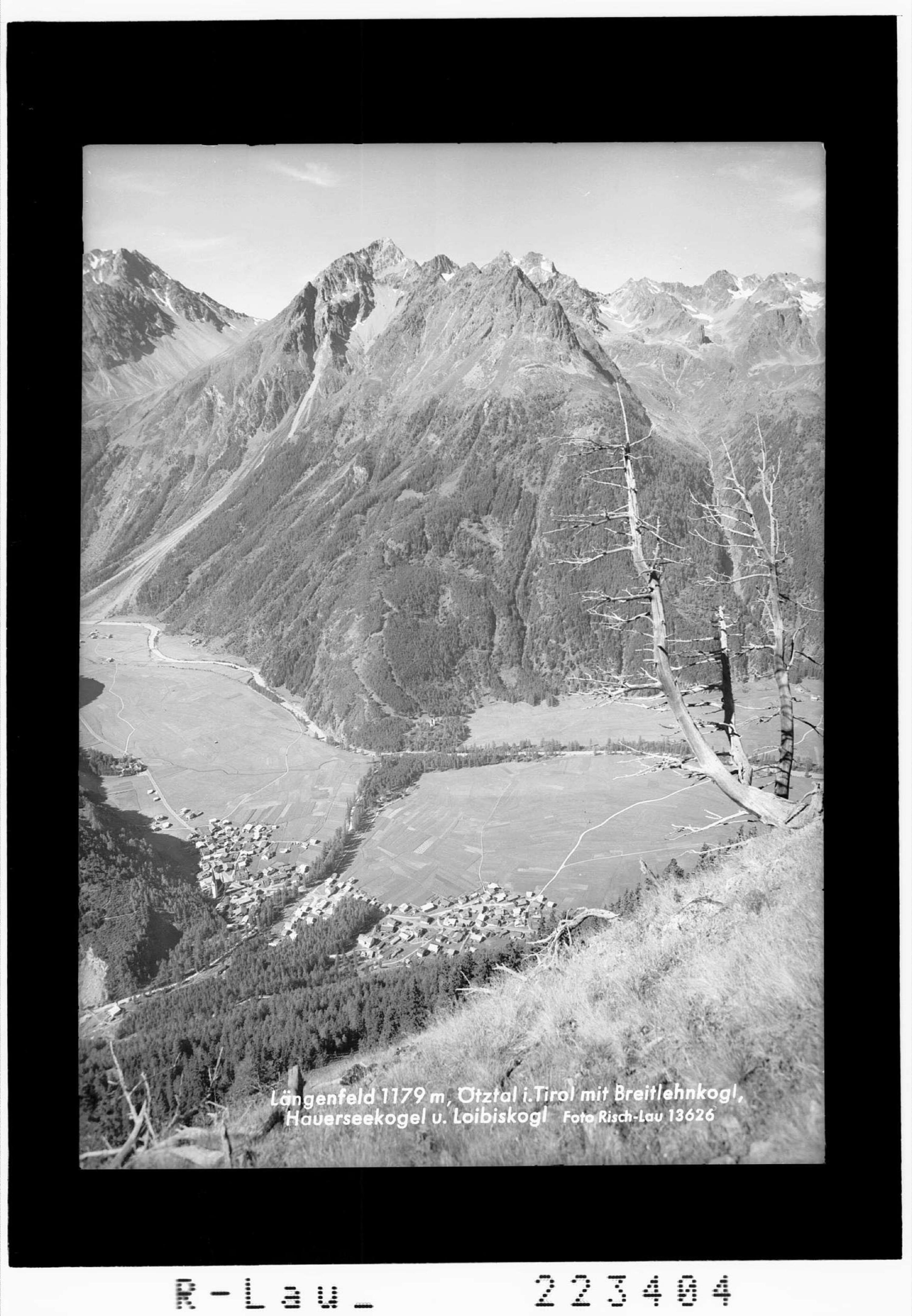 Längenfeld 1179 m / Ötztal in Tirol mit Breitlehnkogel Hauerseekogel und Loibiskogel></div>


    <hr>
    <div class=