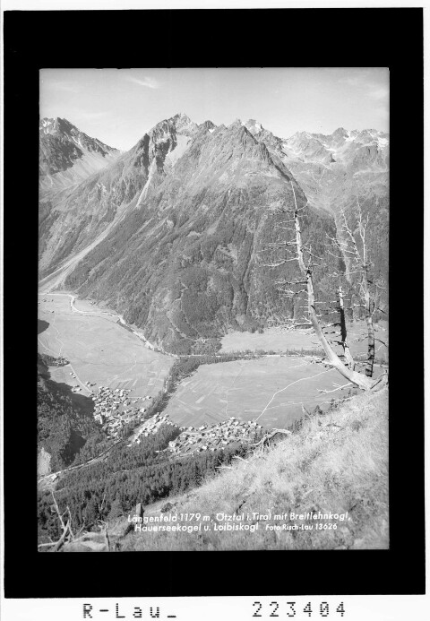 Längenfeld 1179 m / Ötztal in Tirol mit Breitlehnkogel Hauerseekogel und Loibiskogel von Risch-Lau