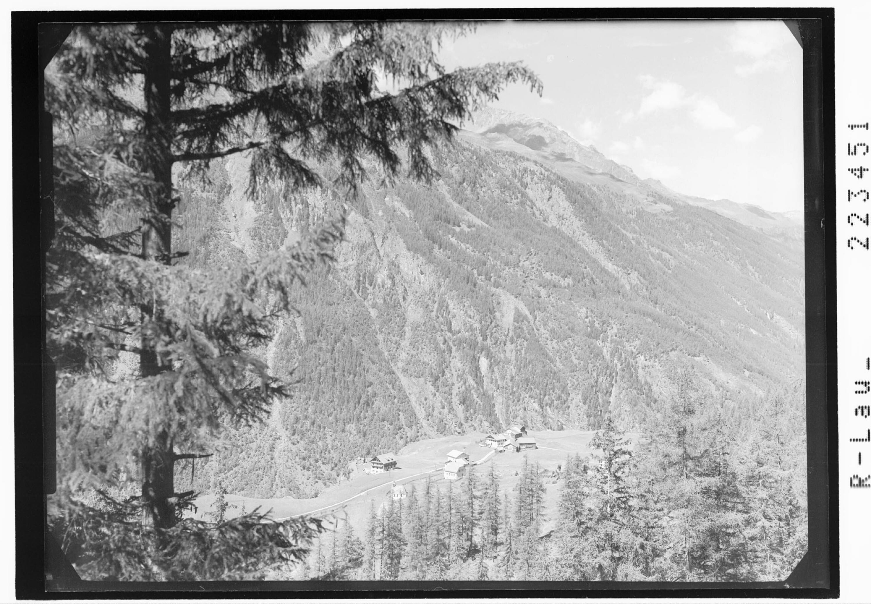 [Burgstein bei Längenfeld im Ötztal gegen Hohe Seite / Tirol]></div>


    <hr>
    <div class=