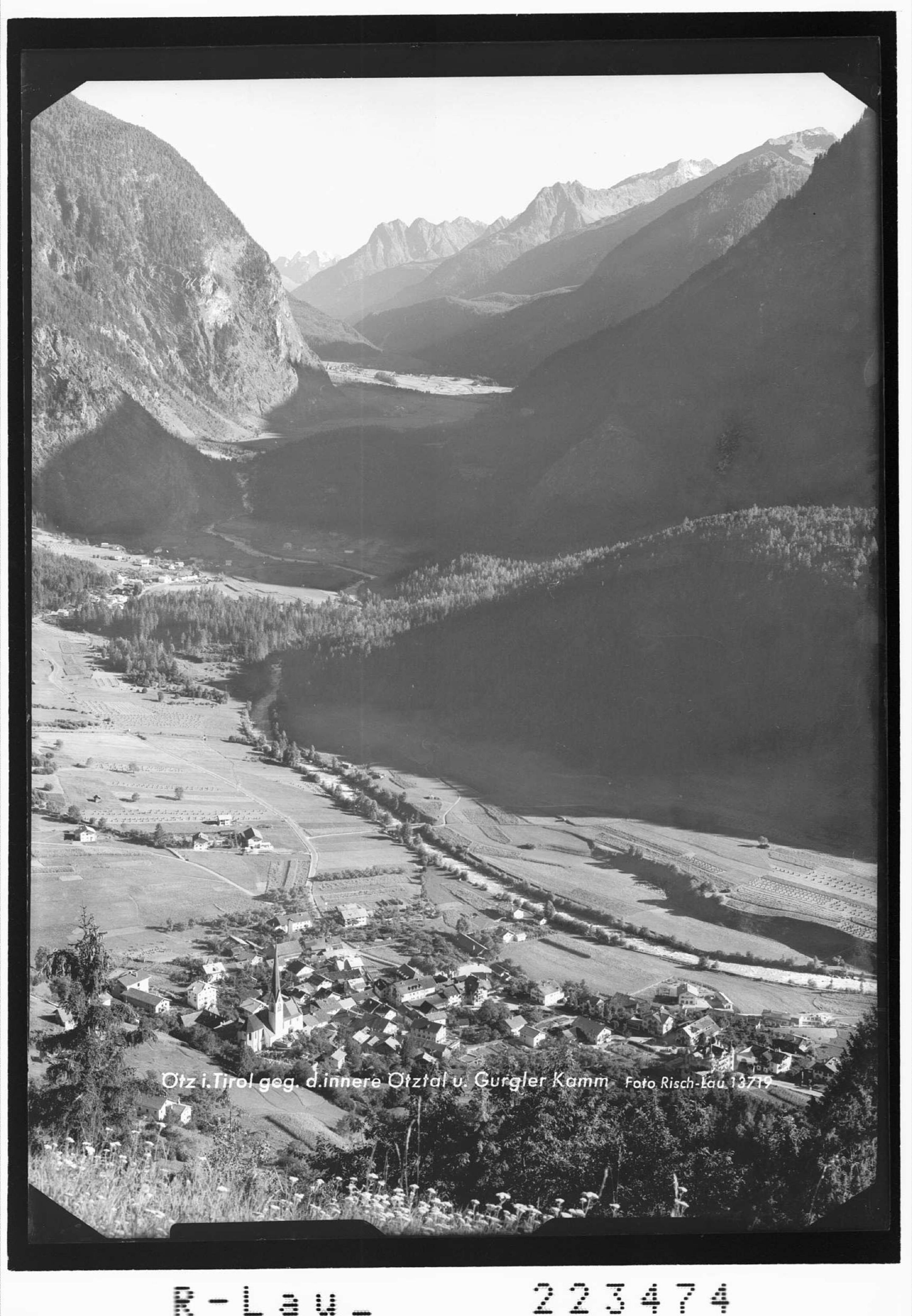 Ötz in Tirol gegen das innere Ötztal und Gurgler Kamm></div>


    <hr>
    <div class=