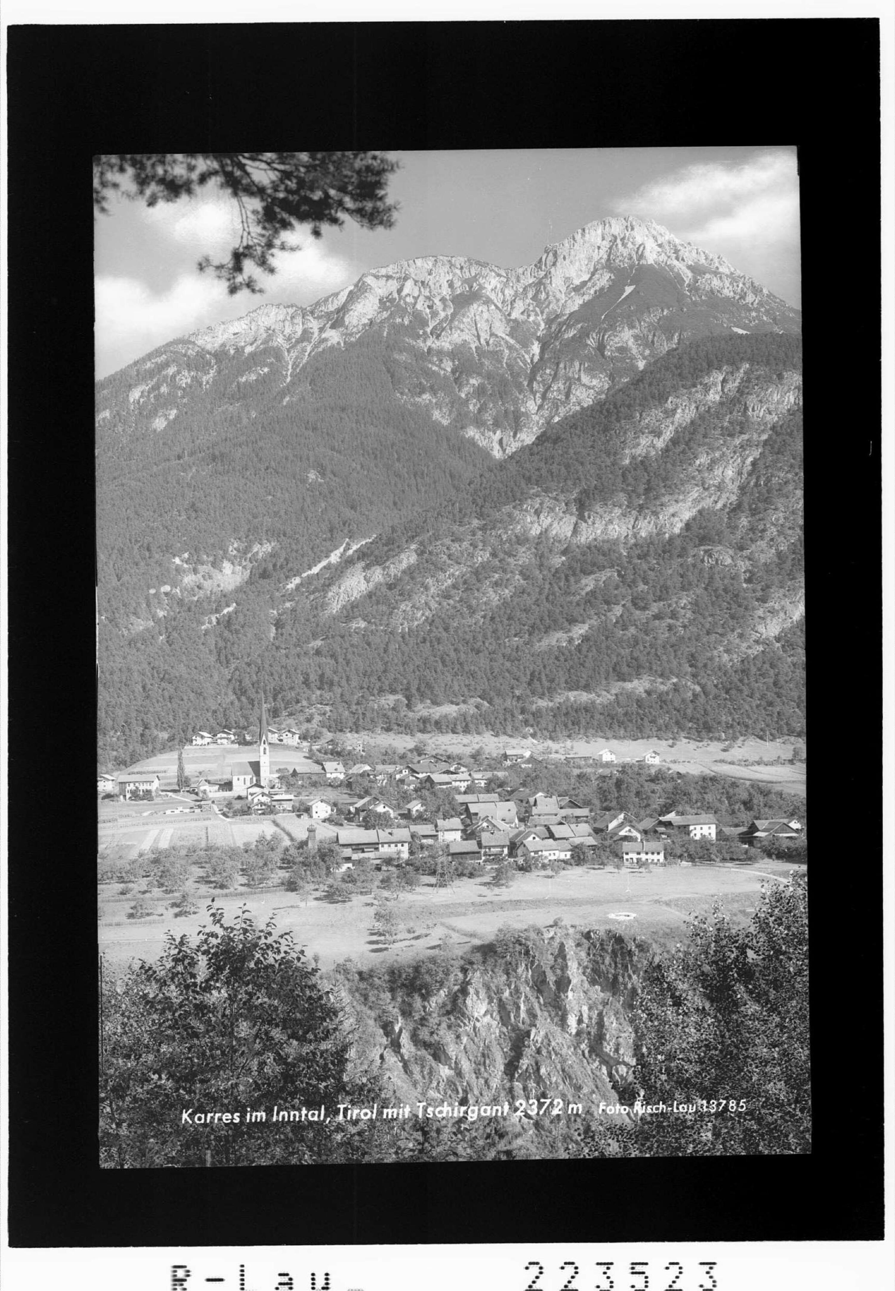 Karres im Inntal / Tirol mit Tschirgant></div>


    <hr>
    <div class=