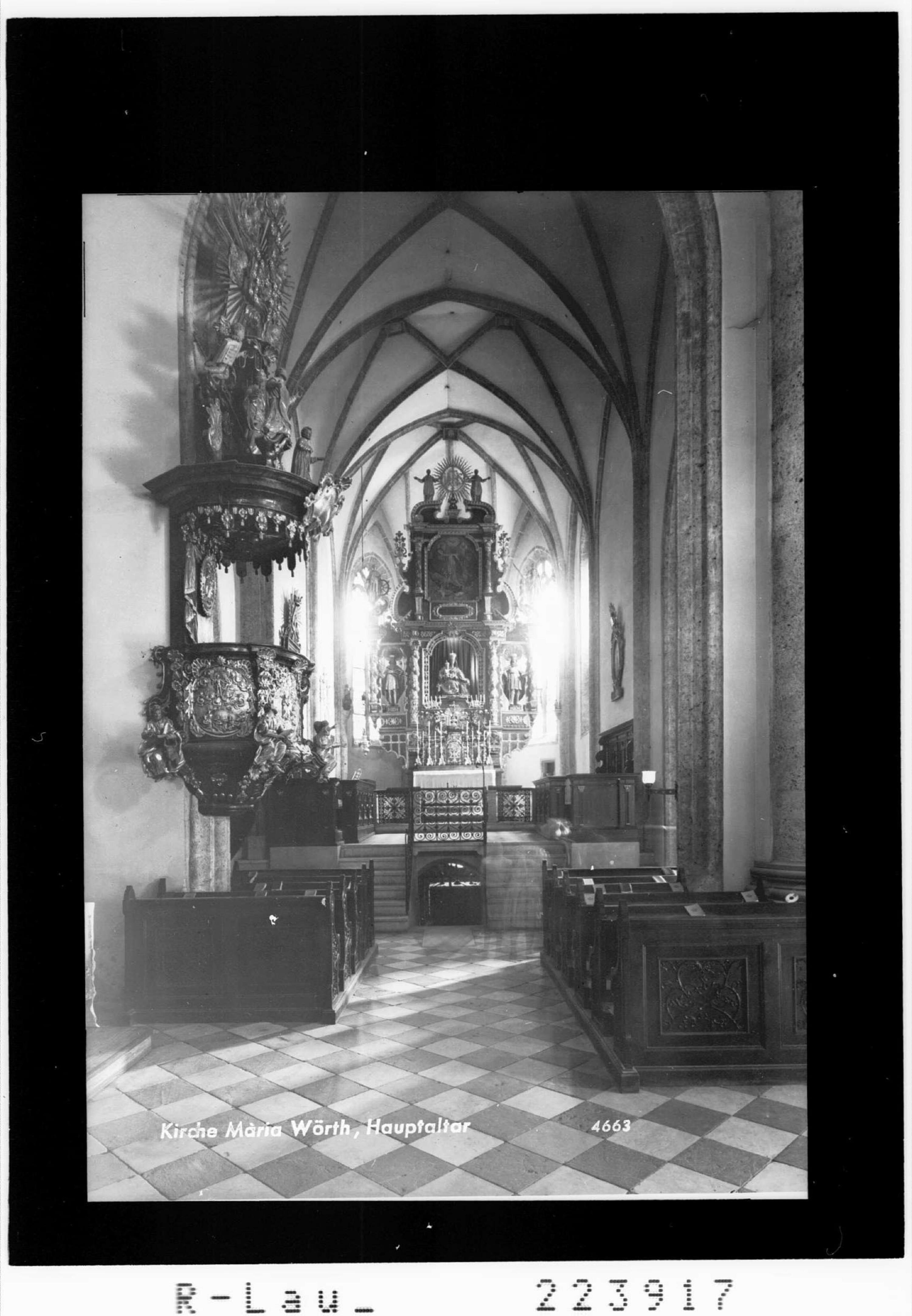 Kirche Maria Wörth / Hauptaltar></div>


    <hr>
    <div class=