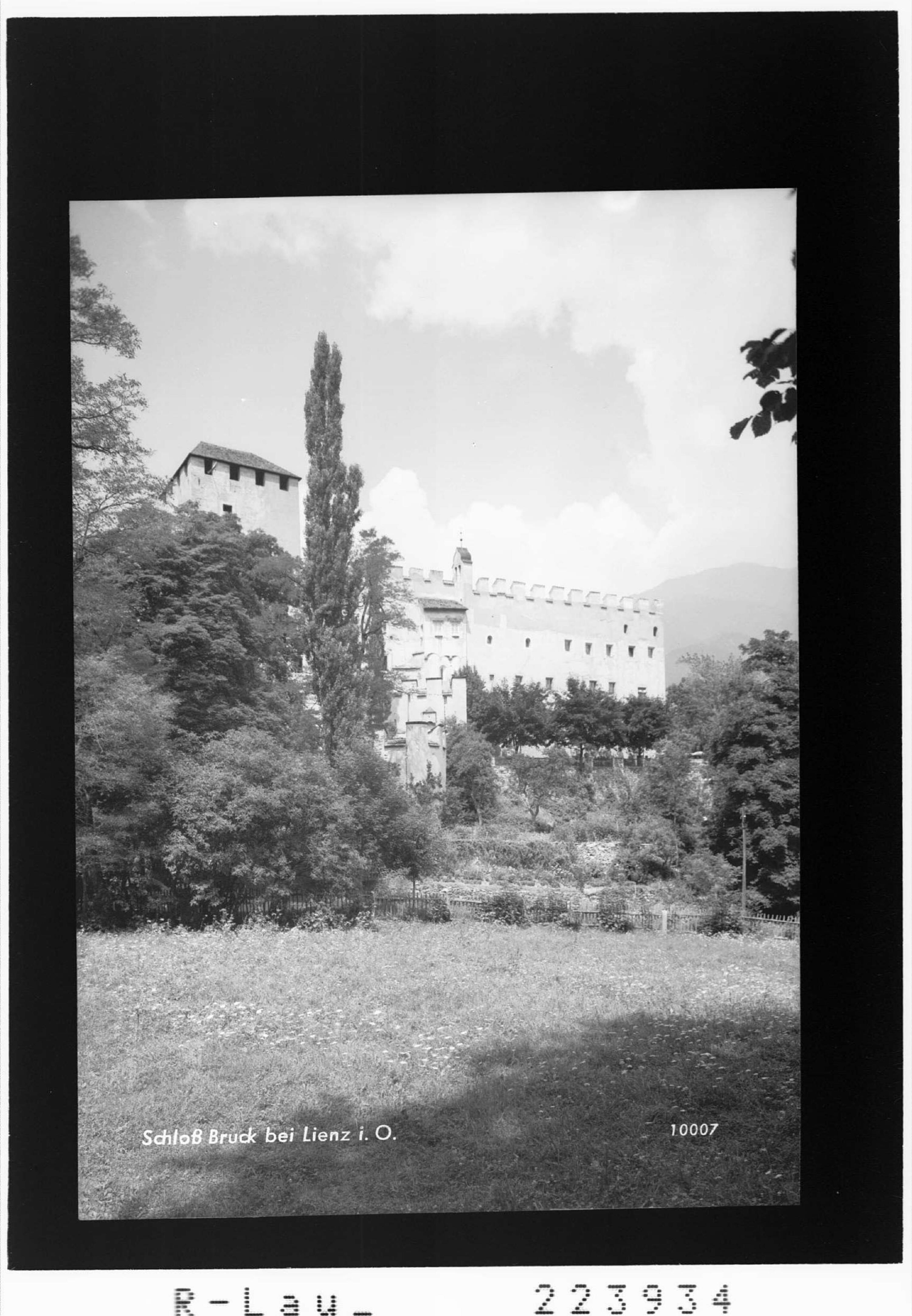 Schloss Bruck bei Lienz in Osttirol></div>


    <hr>
    <div class=
