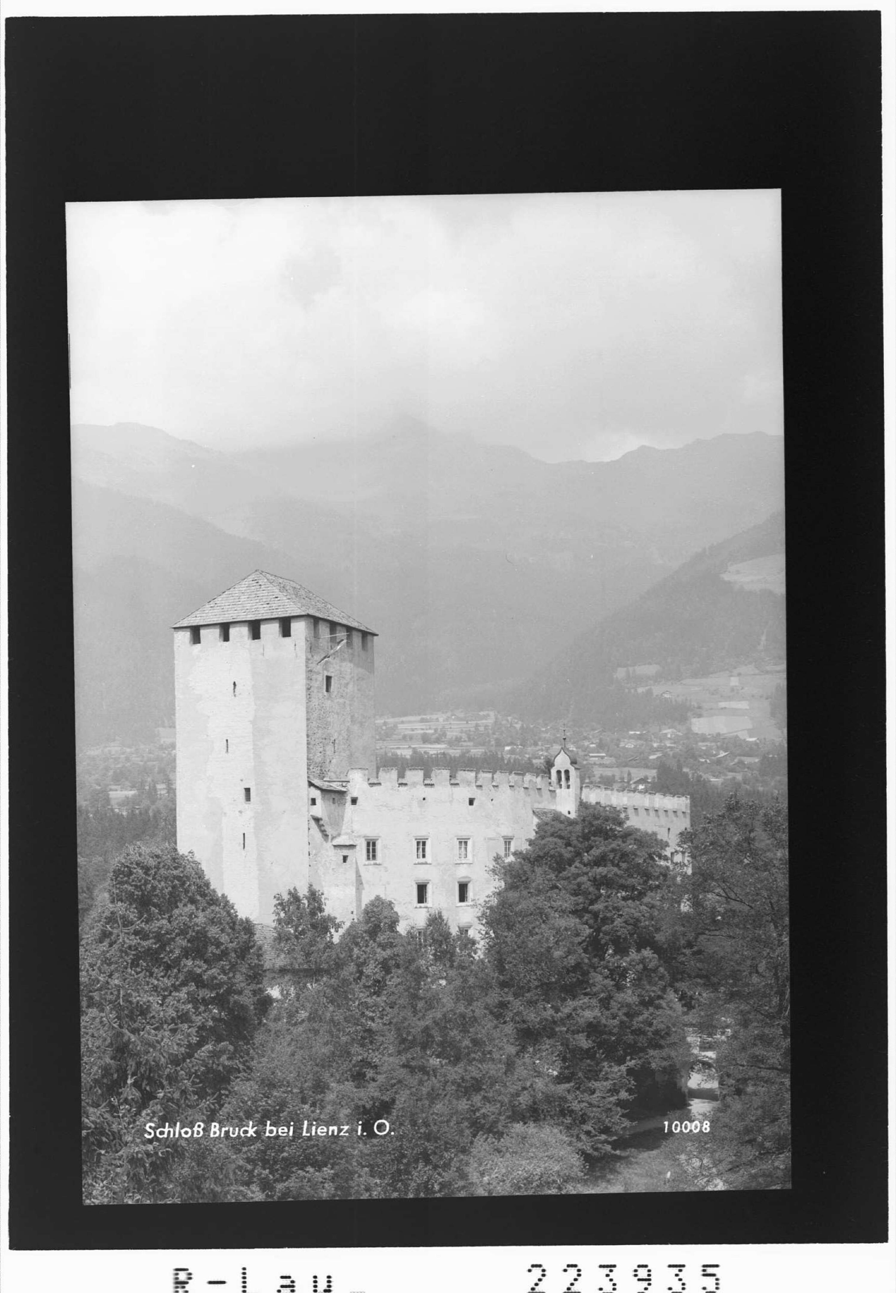 Schloss Bruck bei Lienz in Osttirol></div>


    <hr>
    <div class=