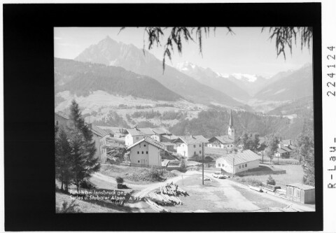 Patsch bei Innsbruck gegen Serles und Stubaier Alpen von Wilhelm Stempfle