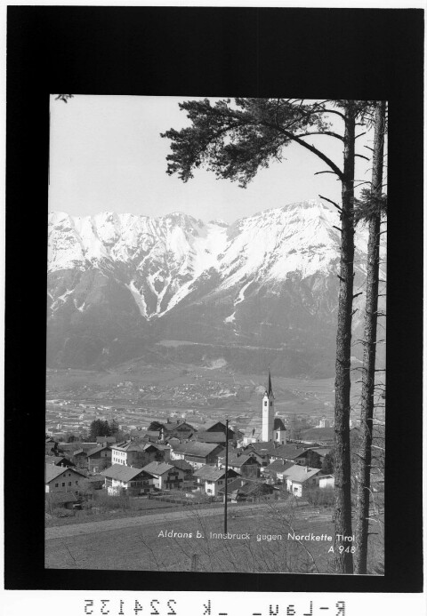 Aldrans bei Innsbruck gegen Nordkette / Tirol von Wilhelm Stempfle