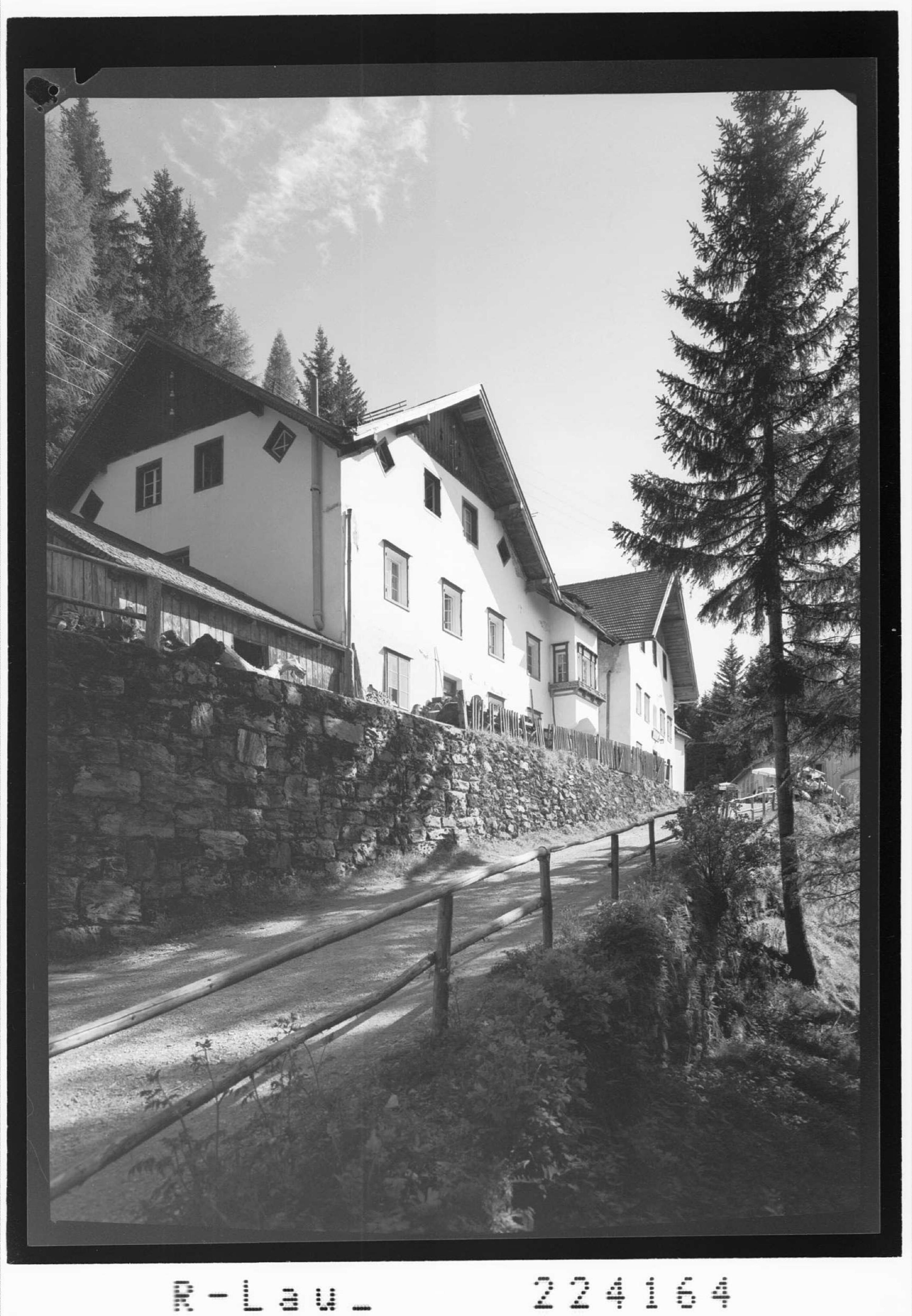 [Gasthof Heilig Wasser in Igls bei Innsbruck / Tirol]></div>


    <hr>
    <div class=
