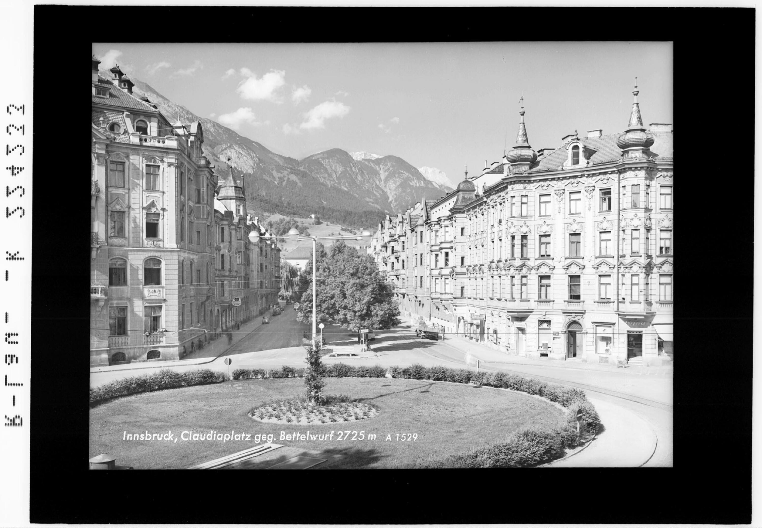 Innsbruck / Claudiaplatz gegen Bettelwurf 2725 m></div>


    <hr>
    <div class=