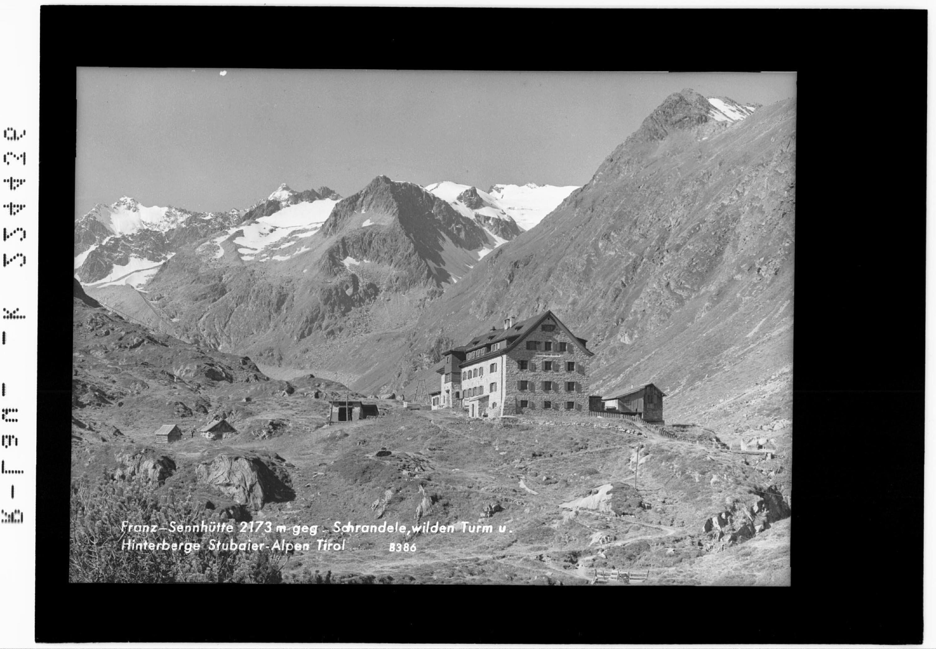 Franz Senn Hütte 2173 m gegen Schrandele - Wilden Turm und Hinterberge / Stubaier Alpen></div>


    <hr>
    <div class=