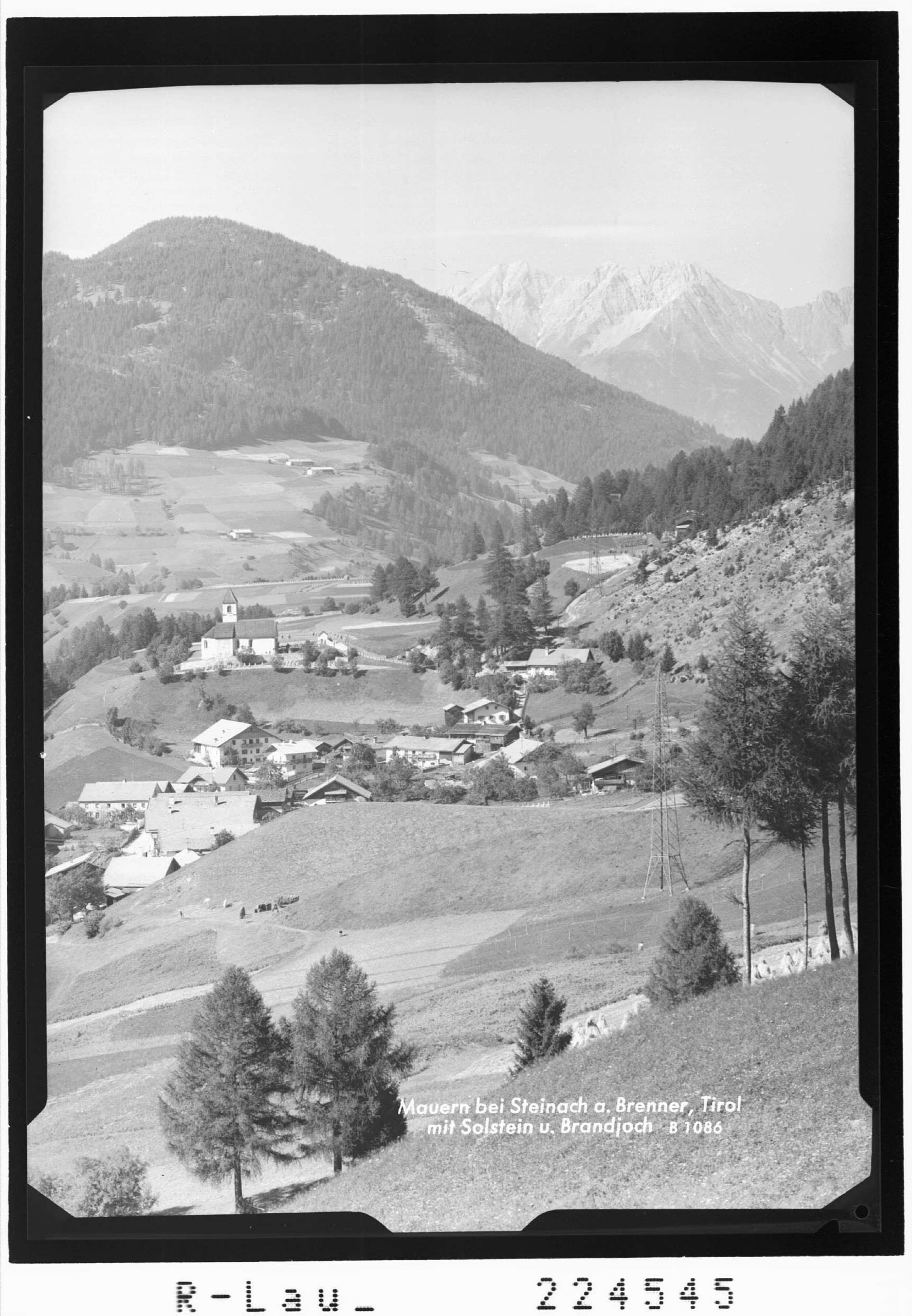 Mauern bei Steinach am Brenner / Tirol mit Solstein und Brandjoch></div>


    <hr>
    <div class=