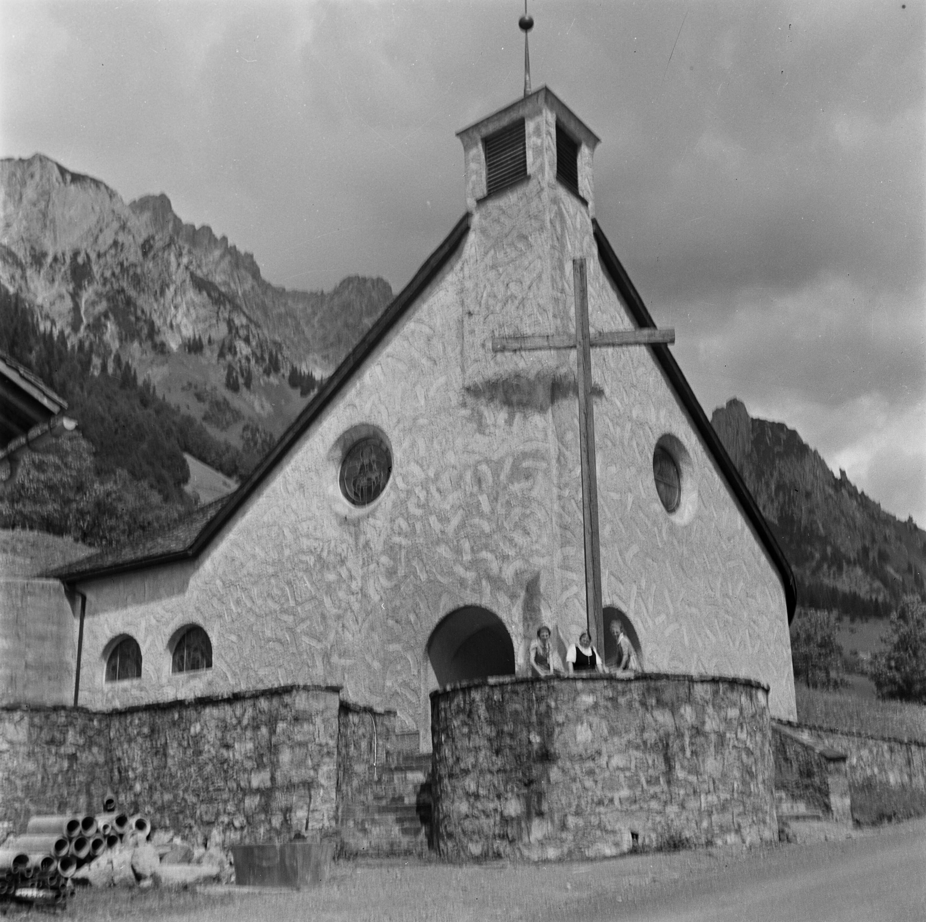 Langen am Arlberg, Kirche St. Theresia></div>


    <hr>
    <div class=