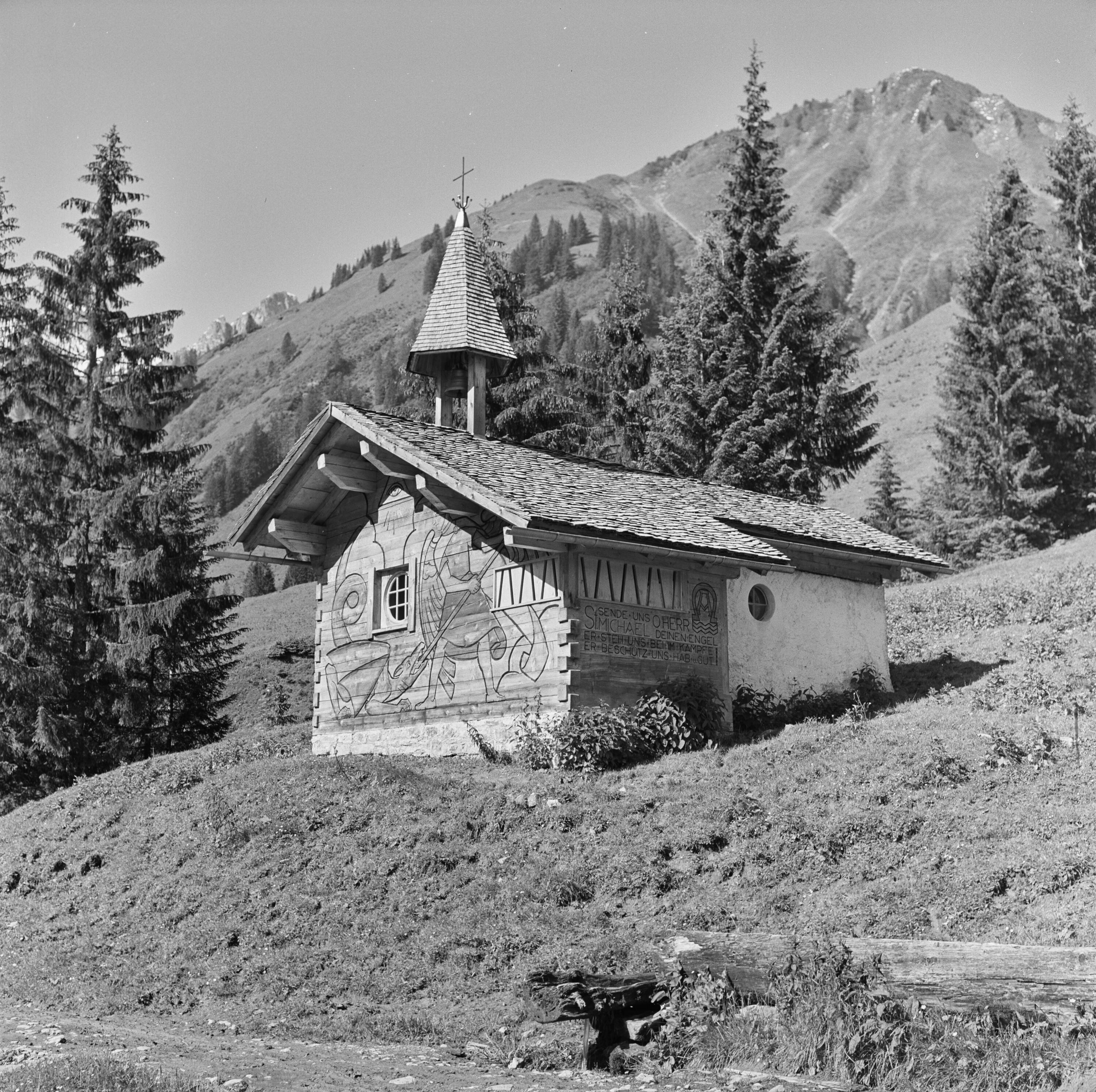 Au, Vorsäß Boden, Kapelle St. Michael></div>


    <hr>
    <div class=