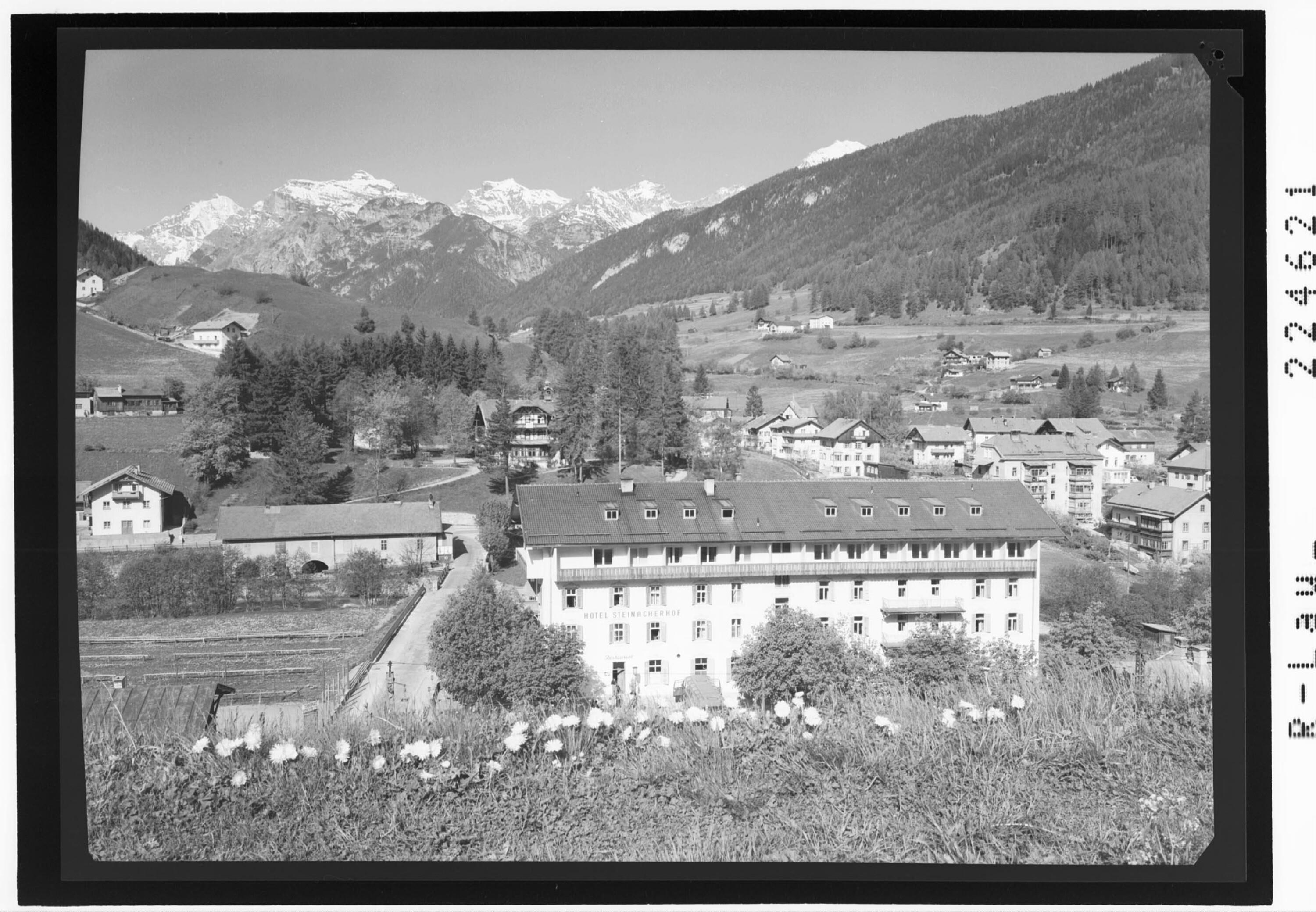 [Hotel Steinacherhof in Steinach am Brenner gegen Habicht und Kirchdachspitze]></div>


    <hr>
    <div class=