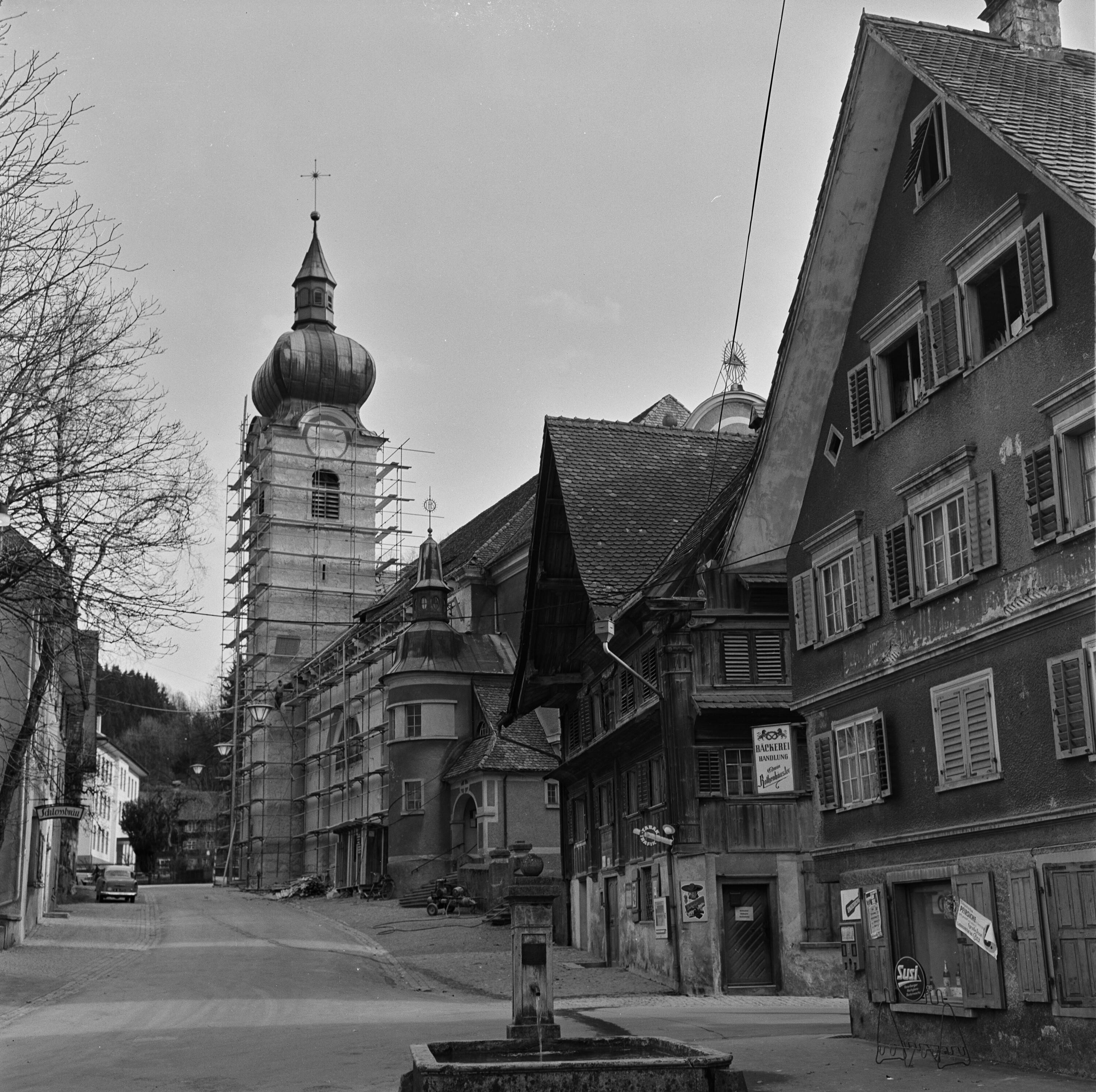 Dornbirn - Oberdorf, Kirche St. Sebastian mit Gerüst></div>


    <hr>
    <div class=