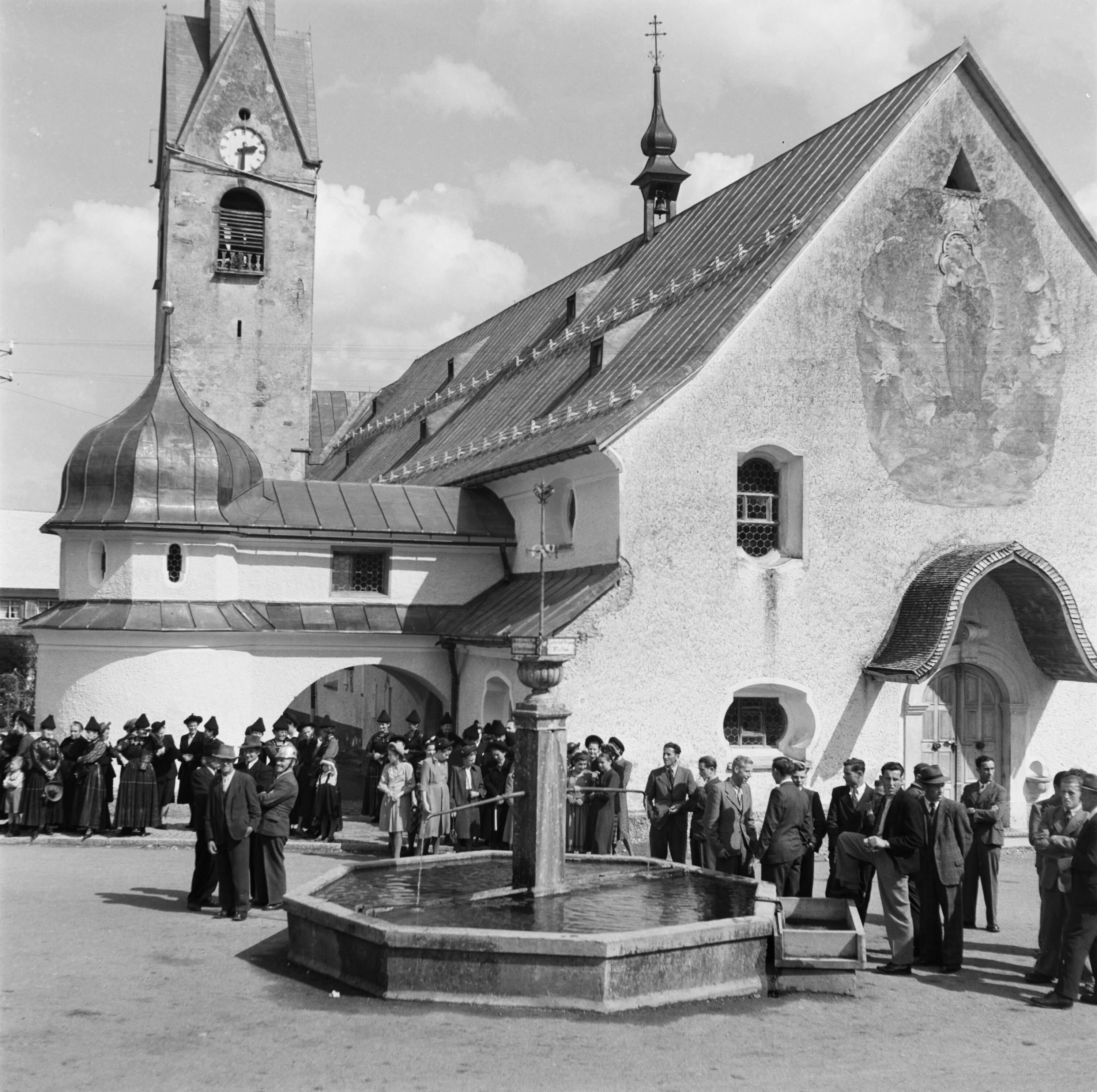 Schwarzenberg, Kirche zur heiligen Dreifaltigkeit></div>


    <hr>
    <div class=