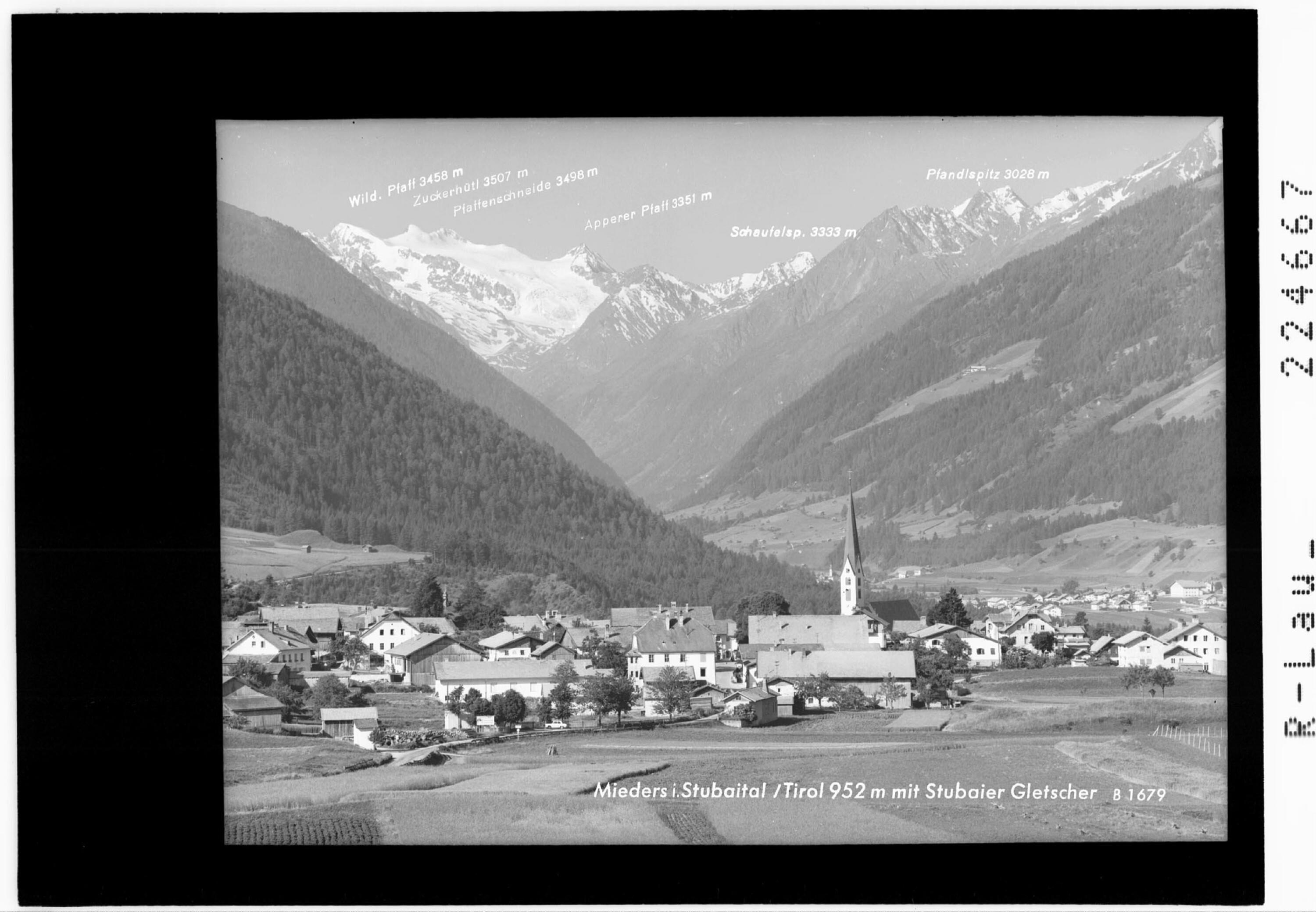 Mieders im Stubaital / Tirol 952 m mit Stubaier Gletscher></div>


    <hr>
    <div class=