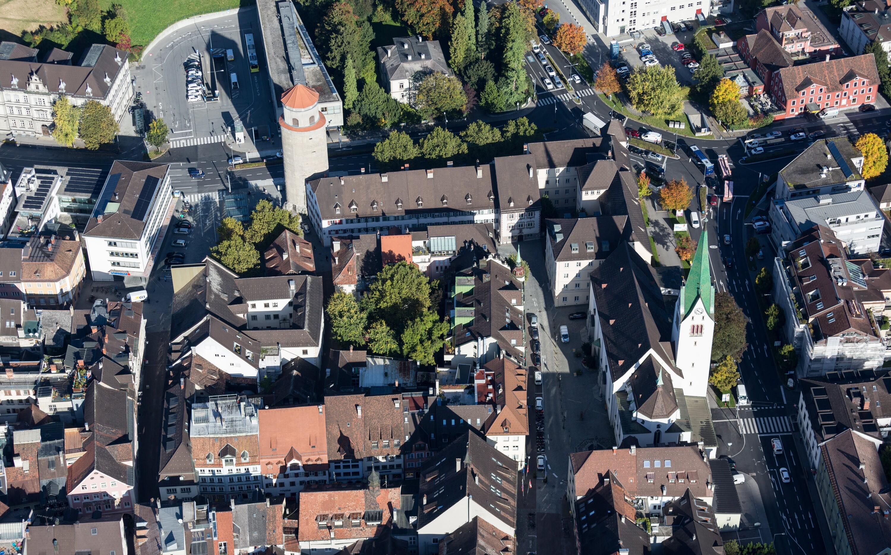 [Feldkirch-Stadt, Katzenturm, Dom, Bezirkshauptmannschaft]></div>


    <hr>
    <div class=