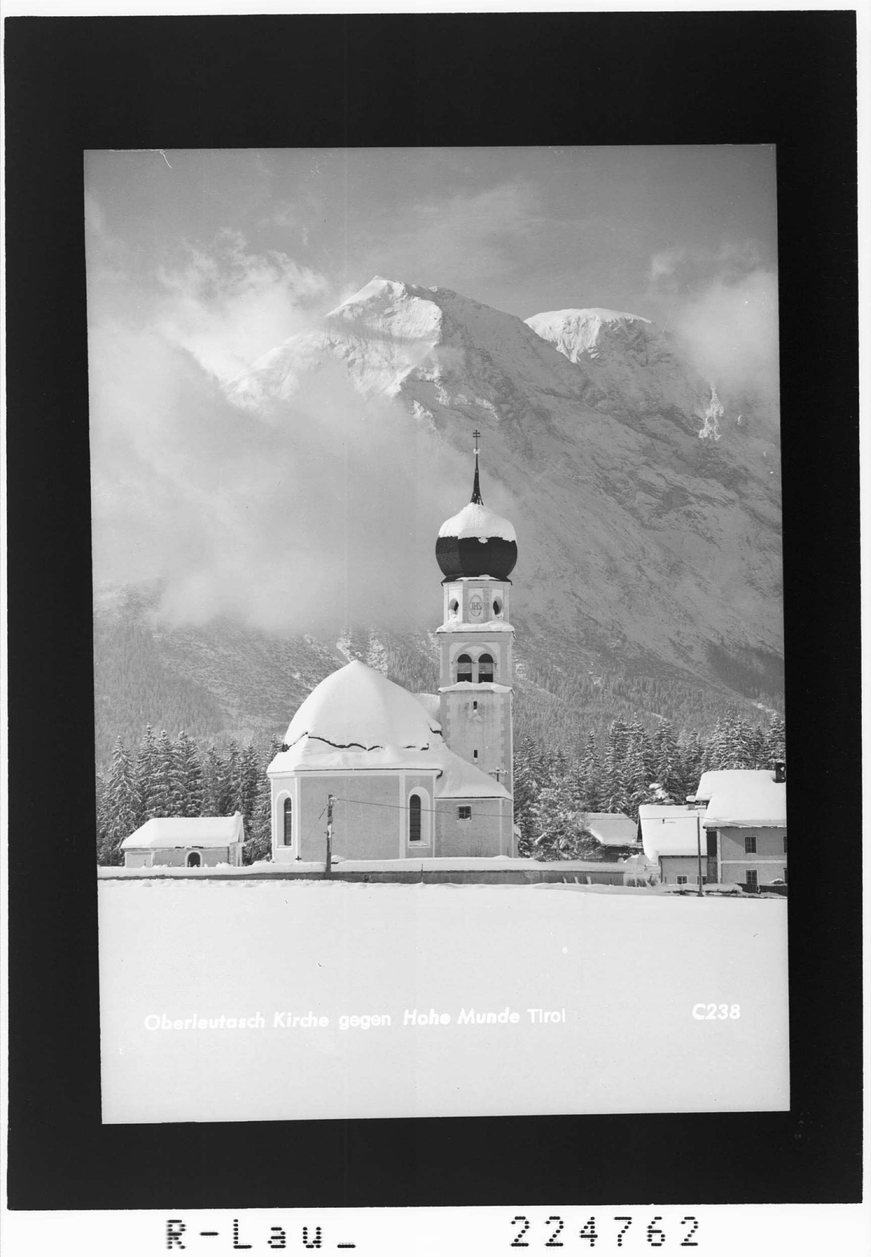 Oberleutasch / Kirche gegen Hohe Munde / Tirol></div>


    <hr>
    <div class=