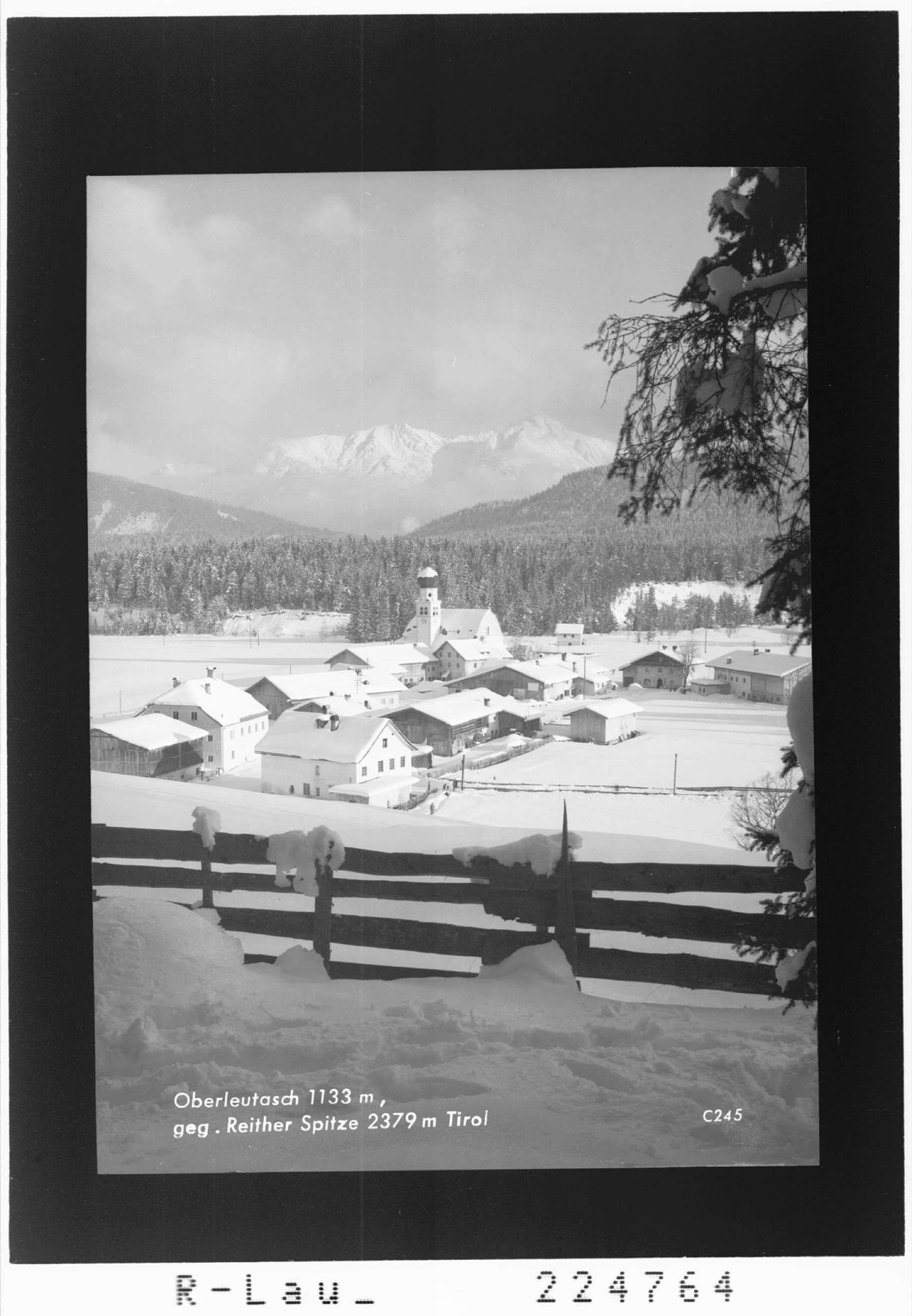 Oberleutasch 1133 m gegen Reither Spitze 2379 m / Tirol></div>


    <hr>
    <div class=