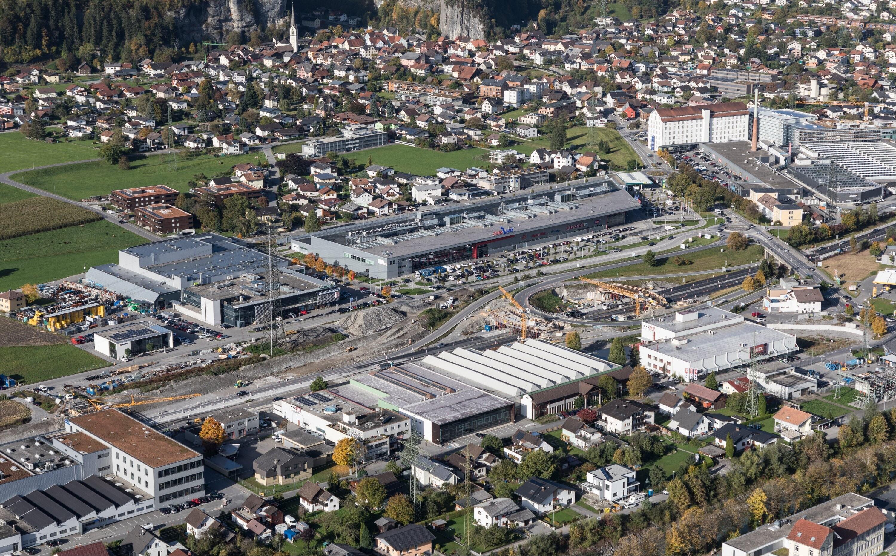 [Bürs - Autobahnanschlussstelle, Zimbapark, Getzner Werkstoffe, Lünersee Fabrik, Blick Zentrum]></div>


    <hr>
    <div class=