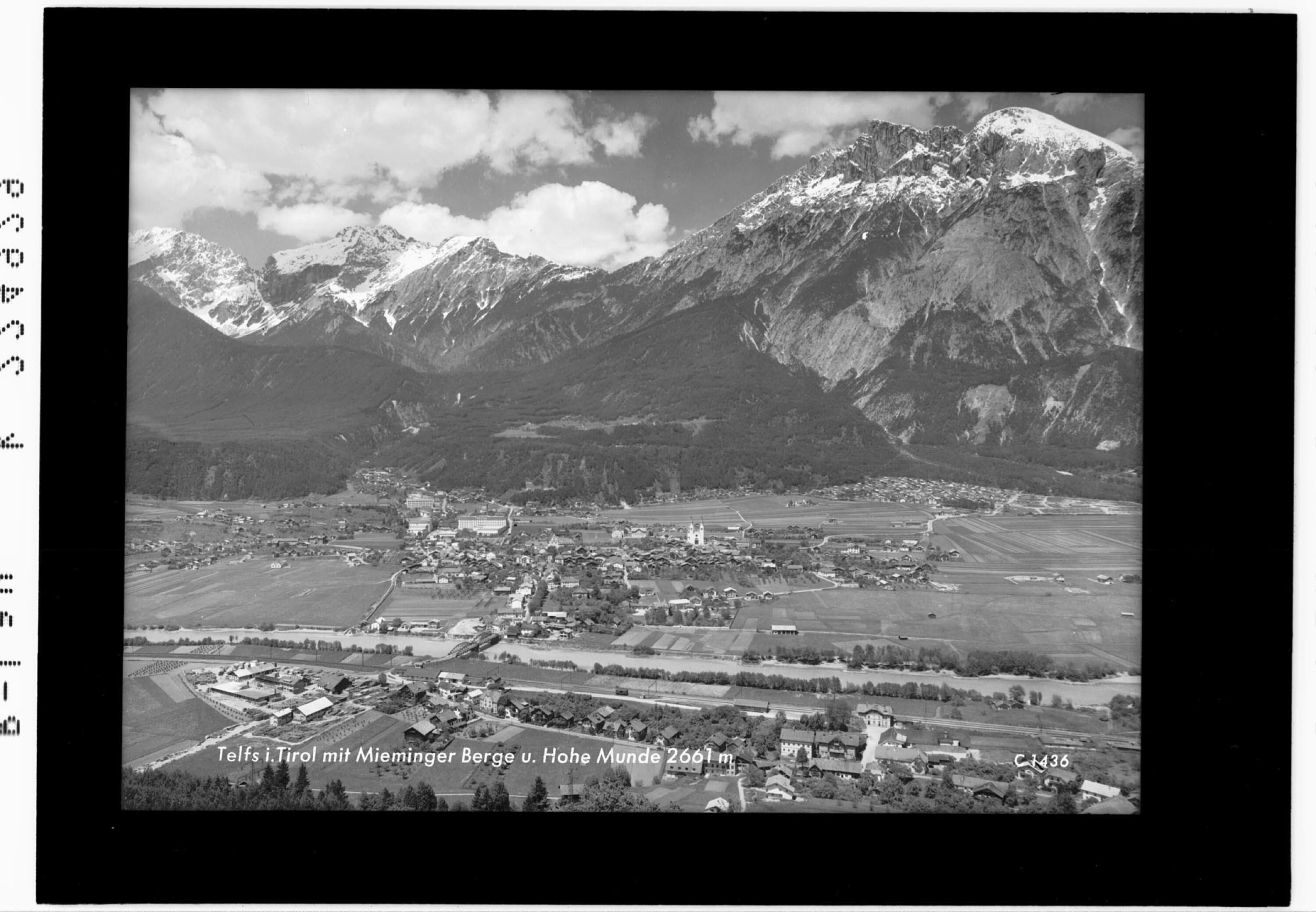 Telfs in Tirol mit Mieminger Berge und Hohe Munde 2661 m></div>


    <hr>
    <div class=