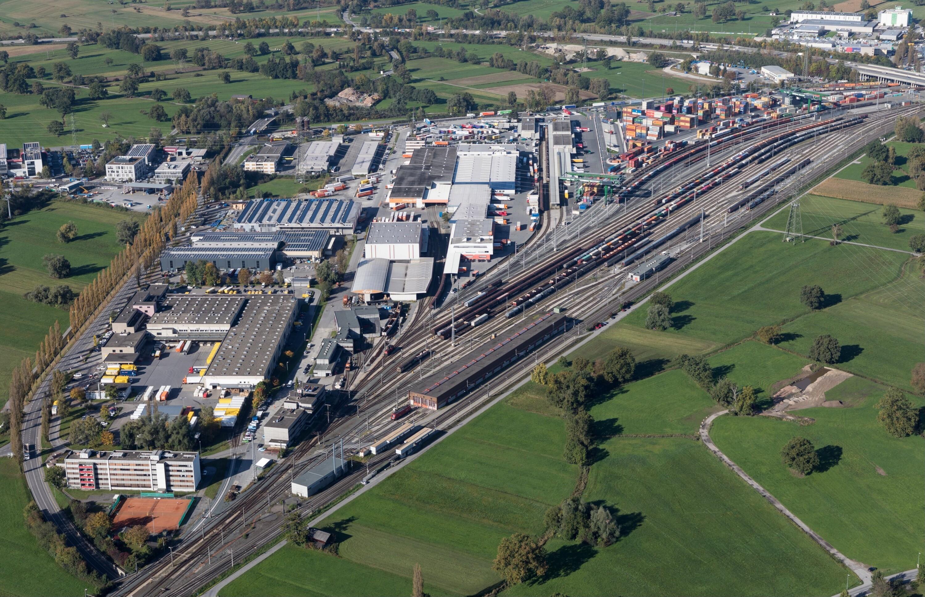 [Wolfurt - Güterbahnhof (Gewerbegebiet)]></div>


    <hr>
    <div class=