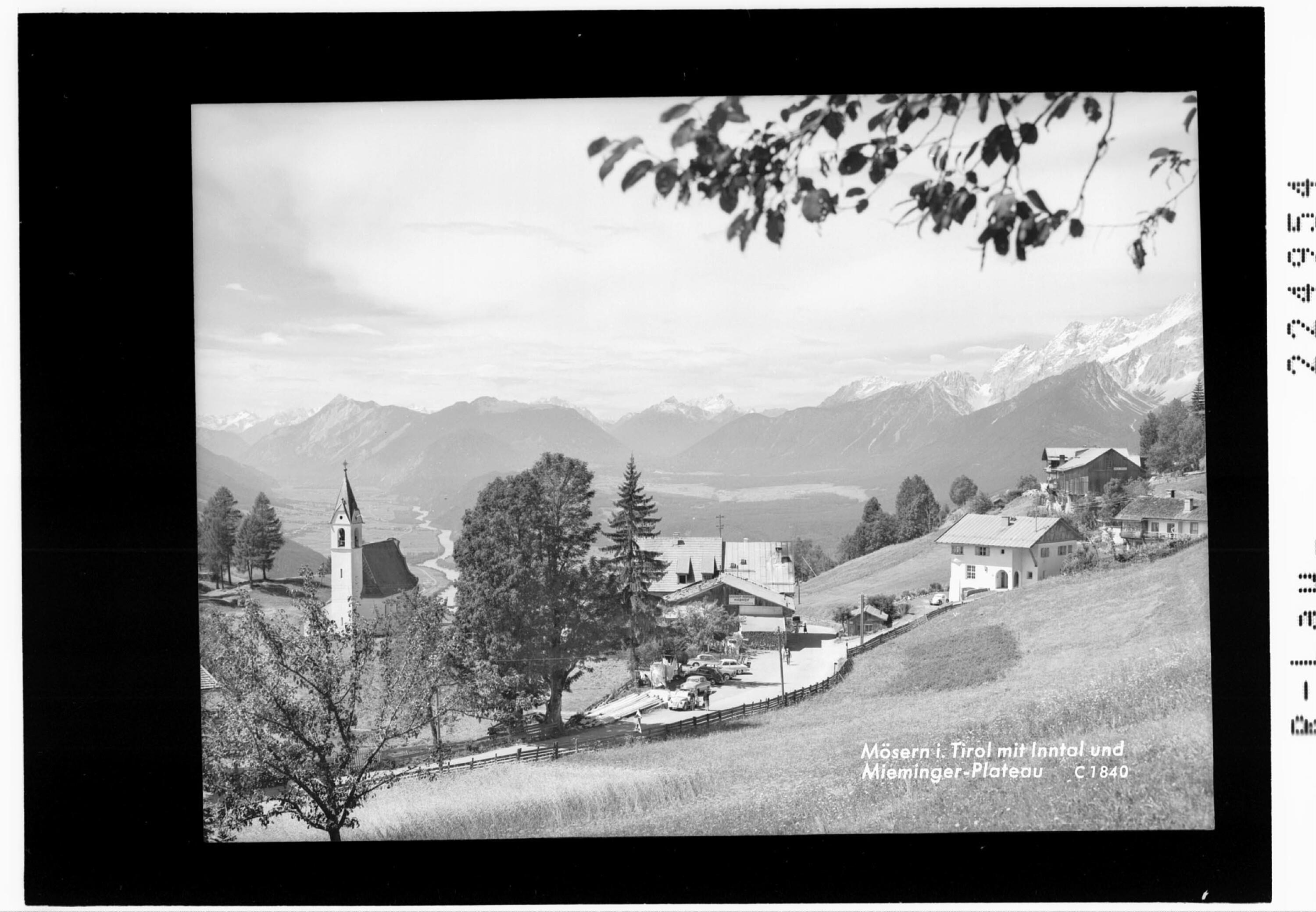 Mösern in Tirol mit Inntal und Mieminger Plateau></div>


    <hr>
    <div class=