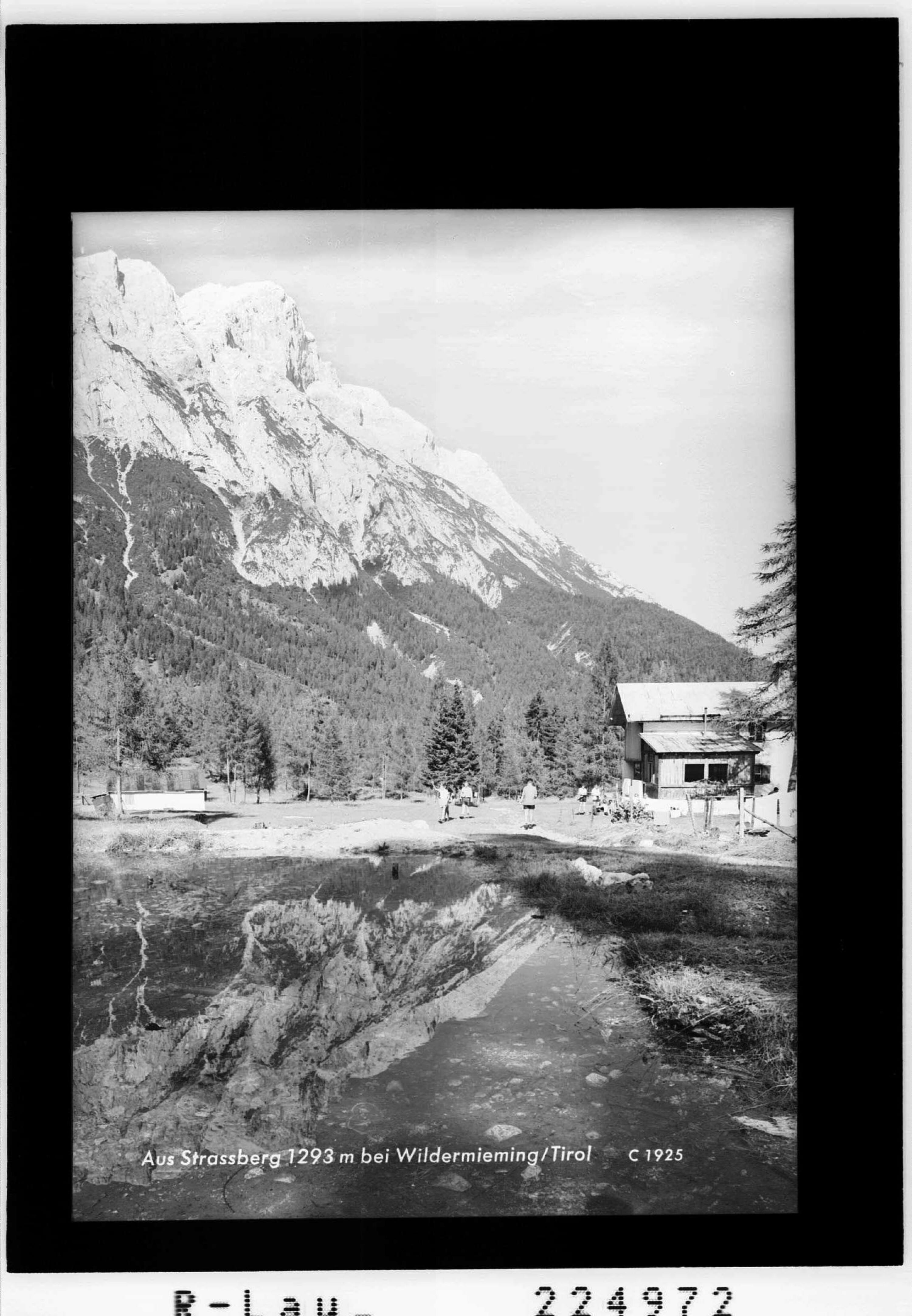 Aus Strassberg 1293 m bei Wildermieming / Tirol></div>


    <hr>
    <div class=