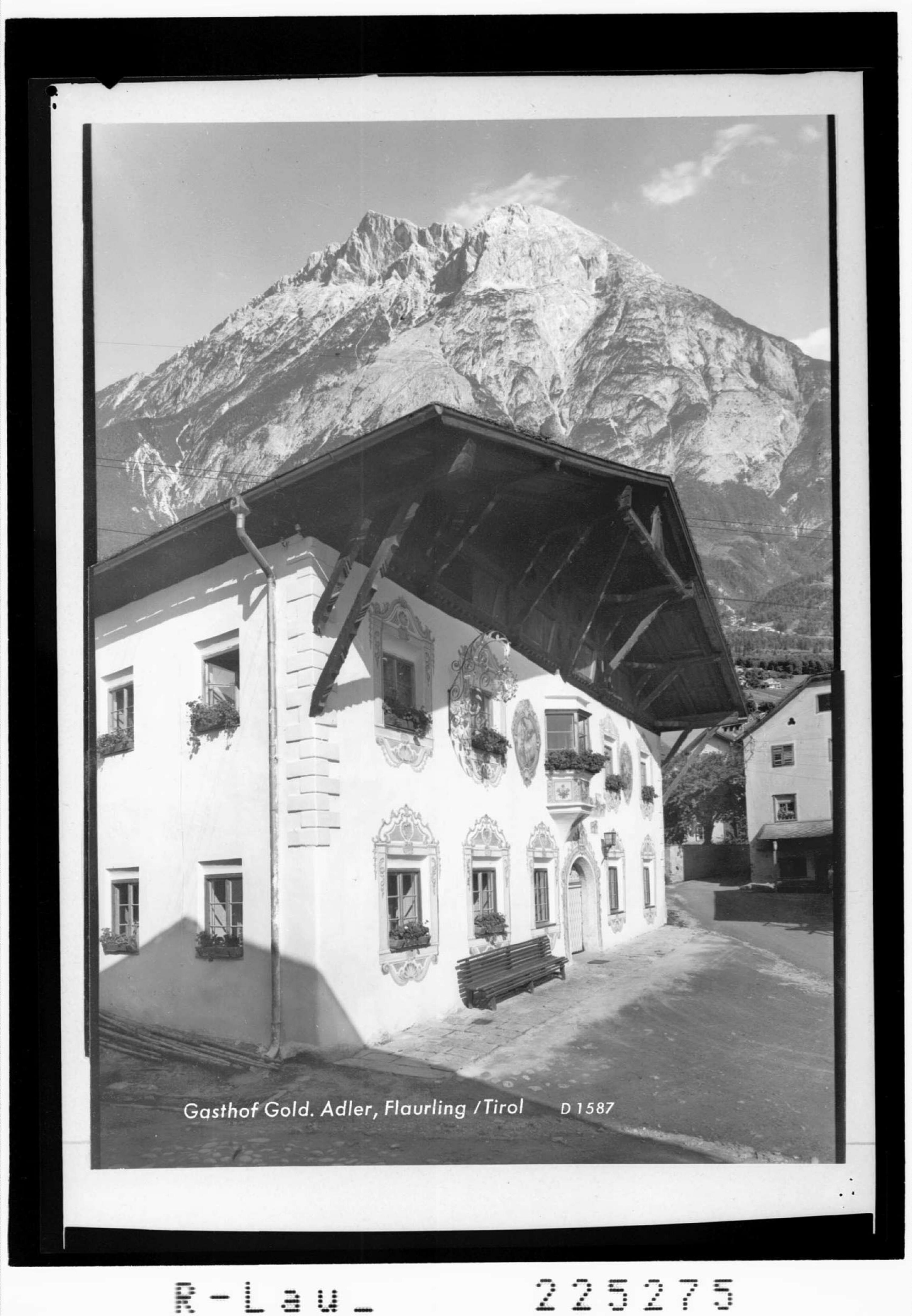 [Gasthof Goldener Adler in Flaurling / Tirol]></div>


    <hr>
    <div class=