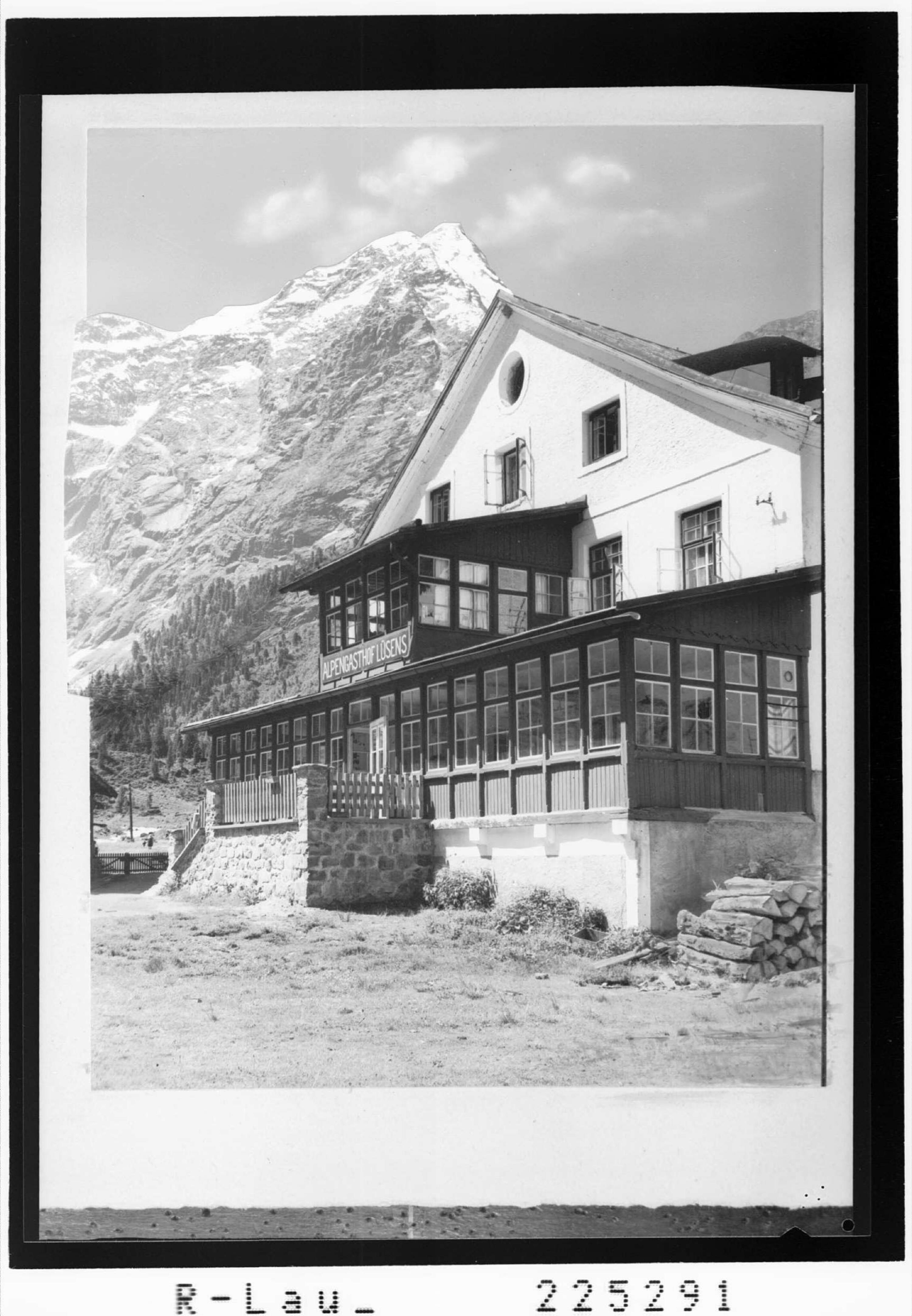 [Alpengasthof Lüsens in Lüsens gegen Lüsenser Fernerkogel / Tirol]></div>


    <hr>
    <div class=