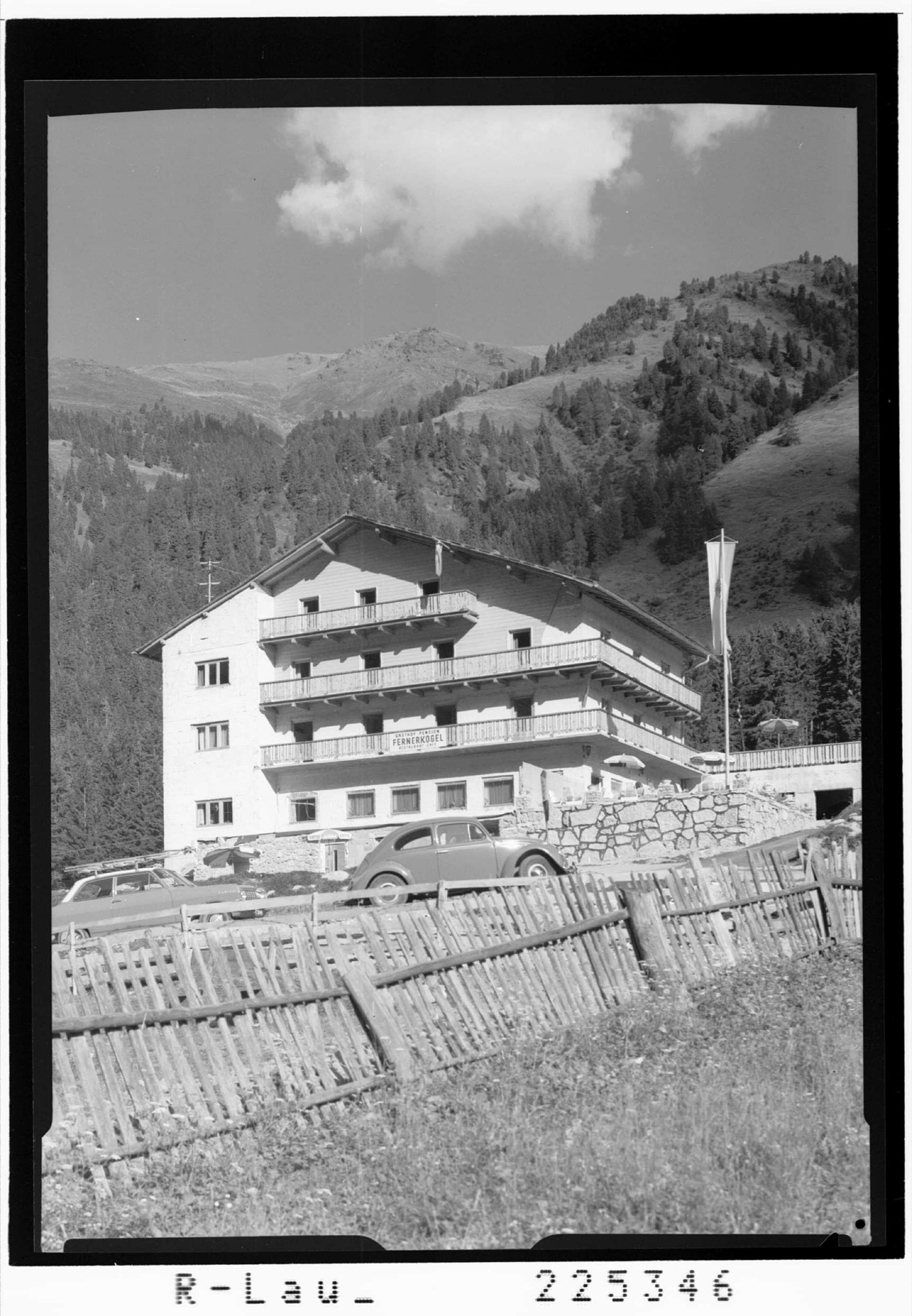 [Hotel Fernerkogel in Juifenau bei Gries im Sellrain gegen Windegg / Tirol]></div>


    <hr>
    <div class=
