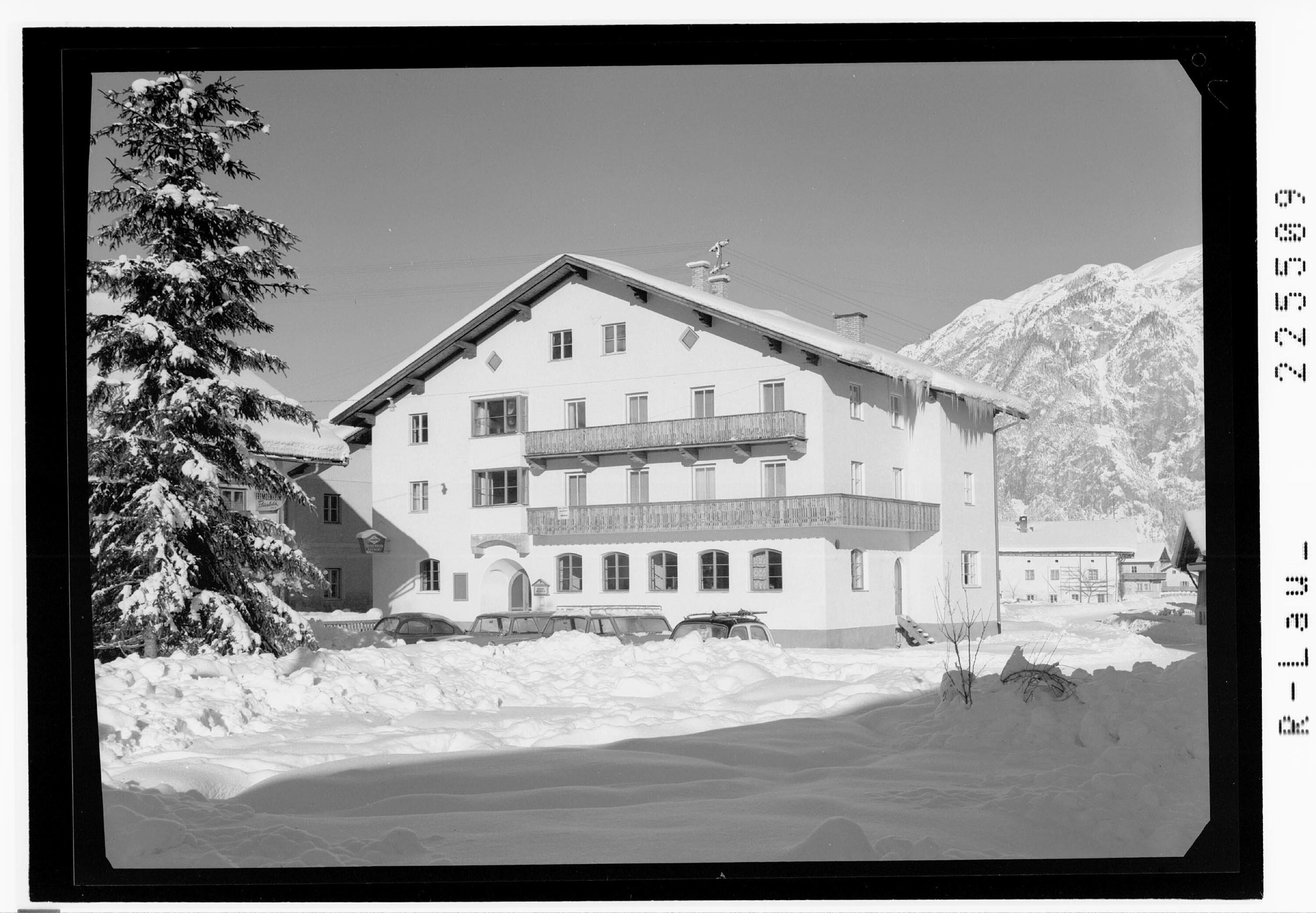 [Gasthaus Neuwirt in Götzens / Tirol]></div>


    <hr>
    <div class=