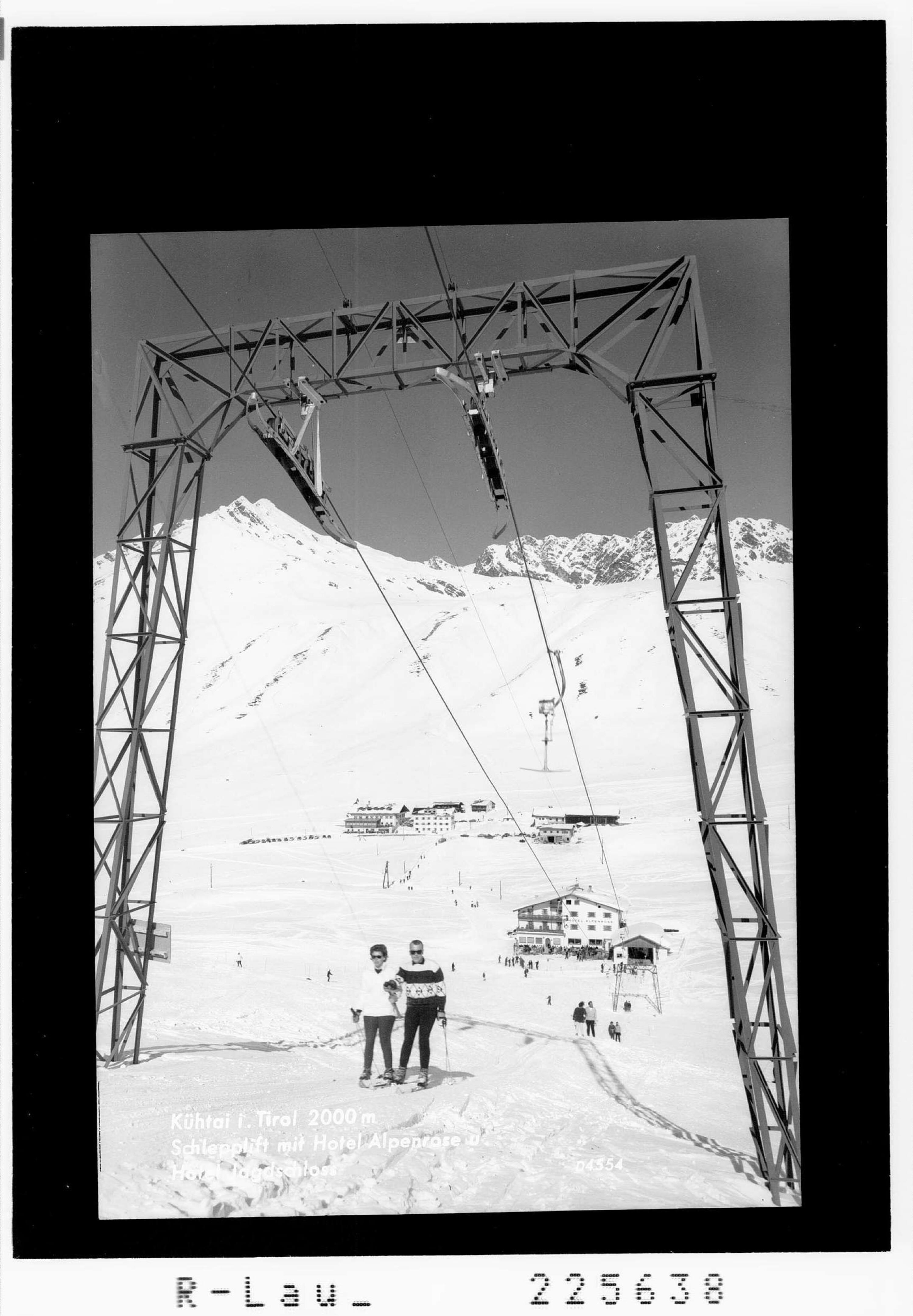 Kühtai in Tirol 2000 m / Schlepplift mit Hotel Alpenrose und Hotel Jagdschloß></div>


    <hr>
    <div class=