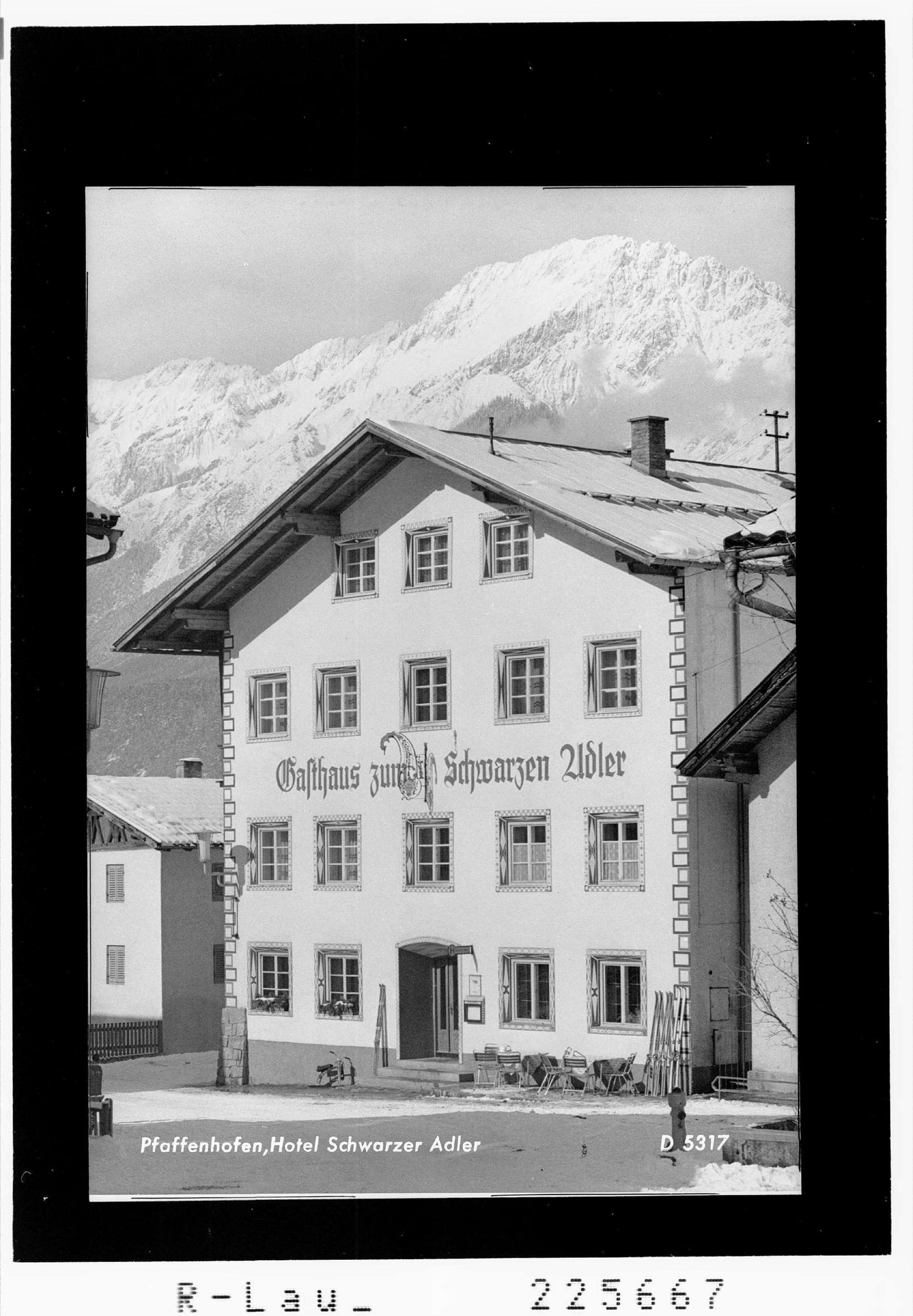 Pfaffenhofen / Hotel Schwarzer Adler></div>


    <hr>
    <div class=