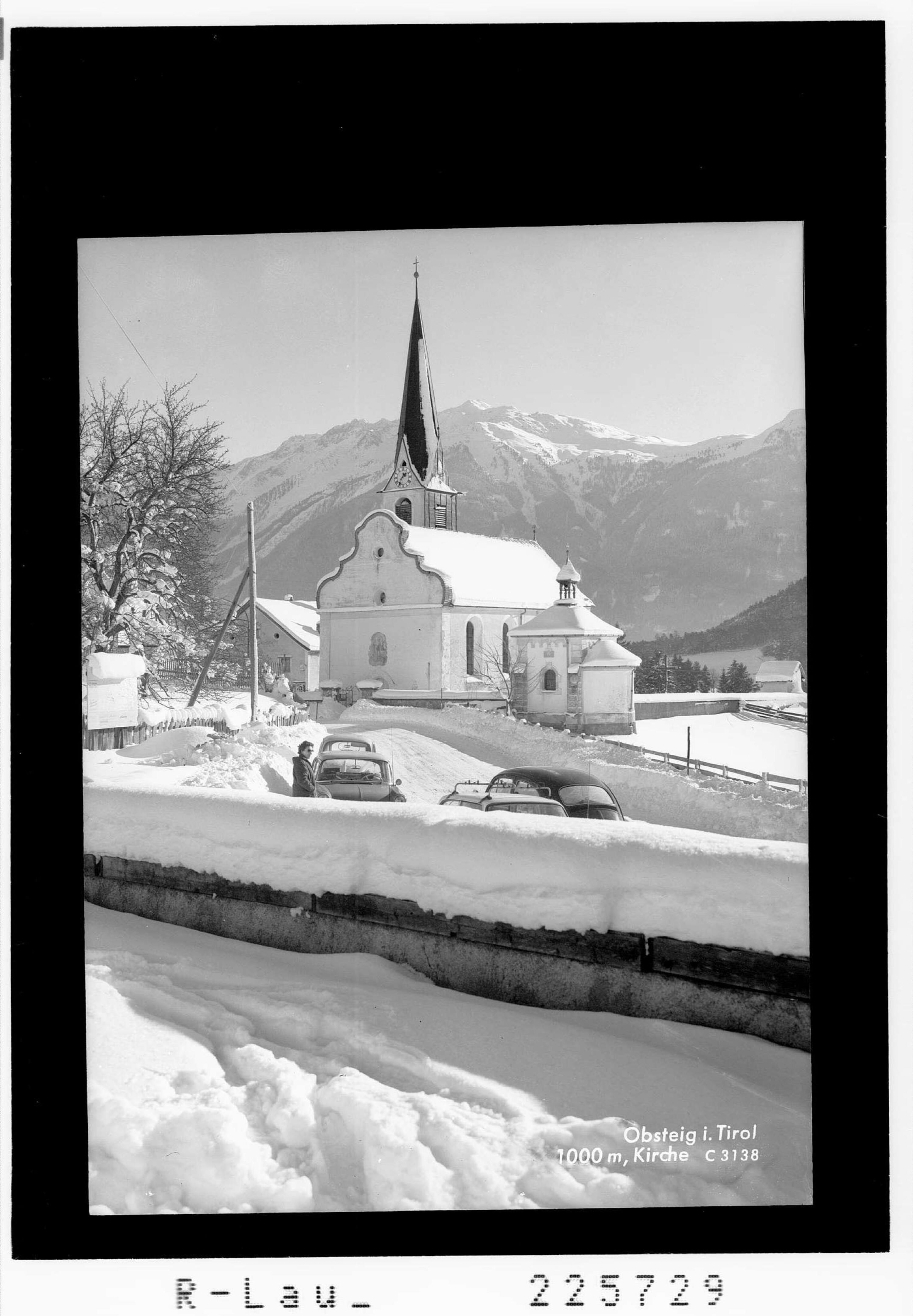 Obsteig in Tirol 1000 m / Kirche></div>


    <hr>
    <div class=