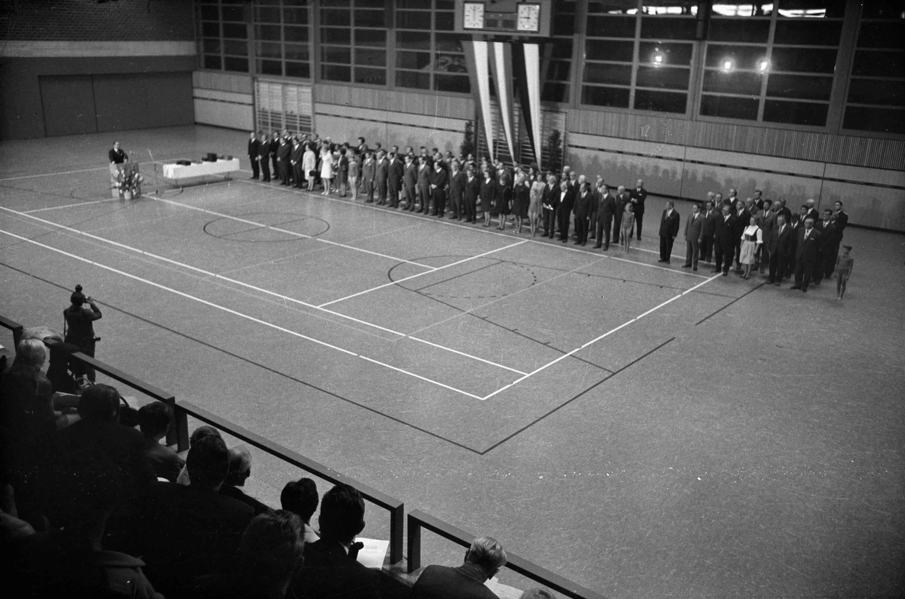 Sportlerehrung durch Landeshauptmann Herbert Kessler in der Bregenzer Schendlingerhalle></div>


    <hr>
    <div class=